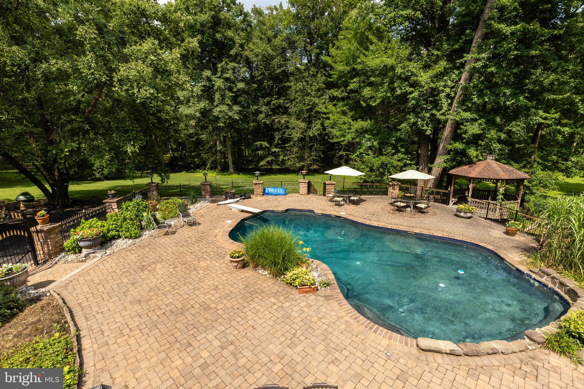 PENNOCK WOODS - Residential