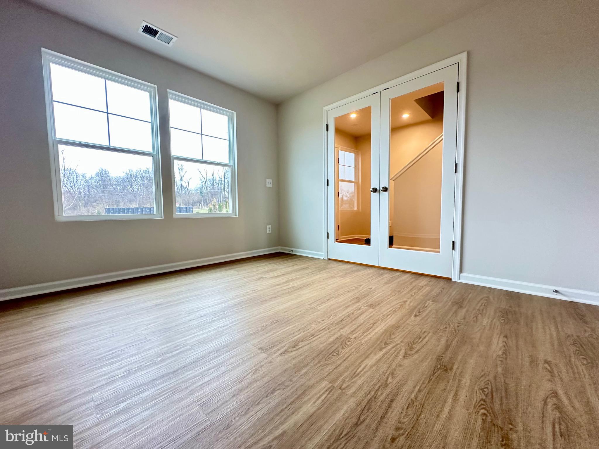 STONE SPRING - Residential Lease