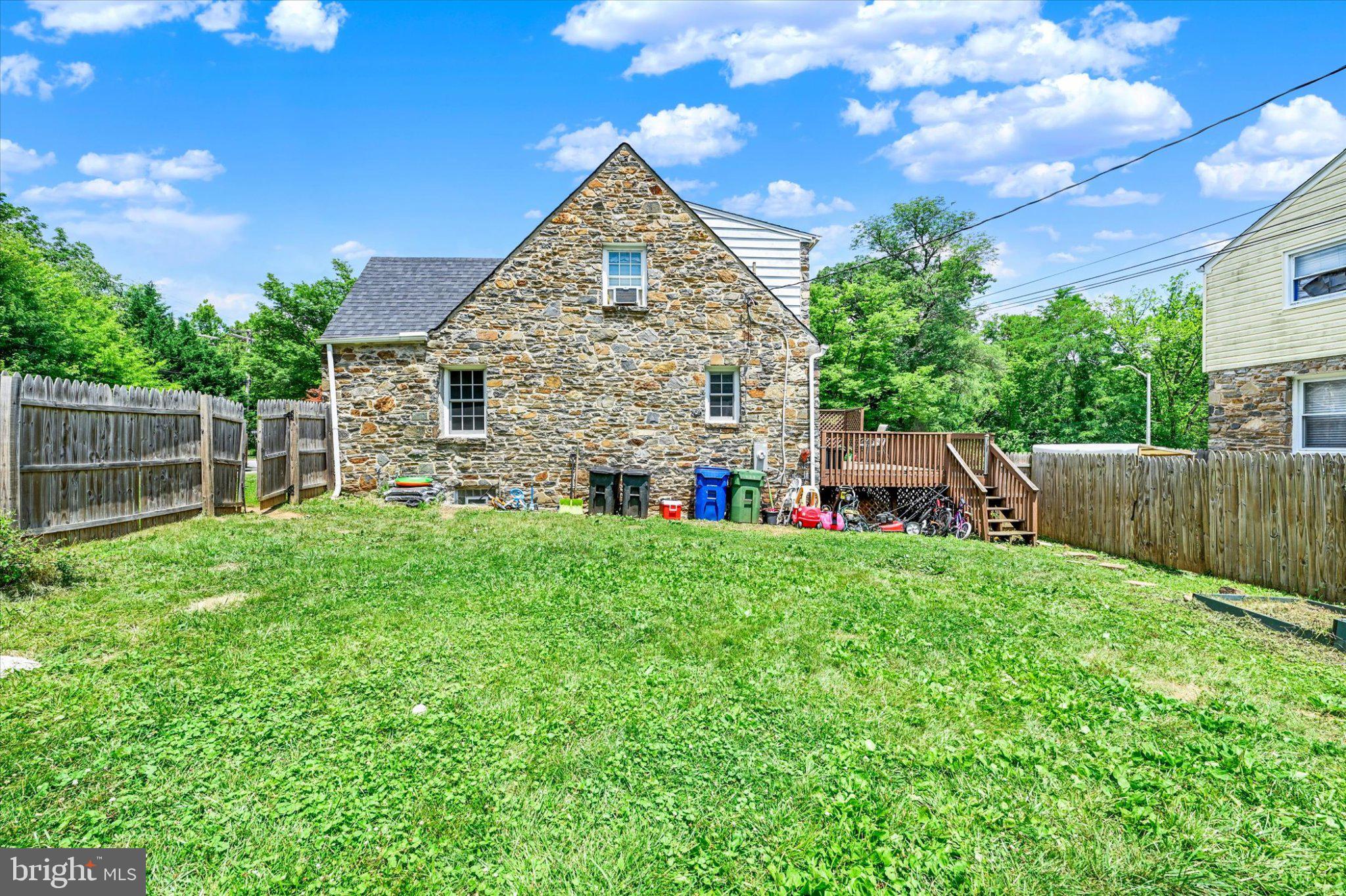 POPLAR HILL - Residential