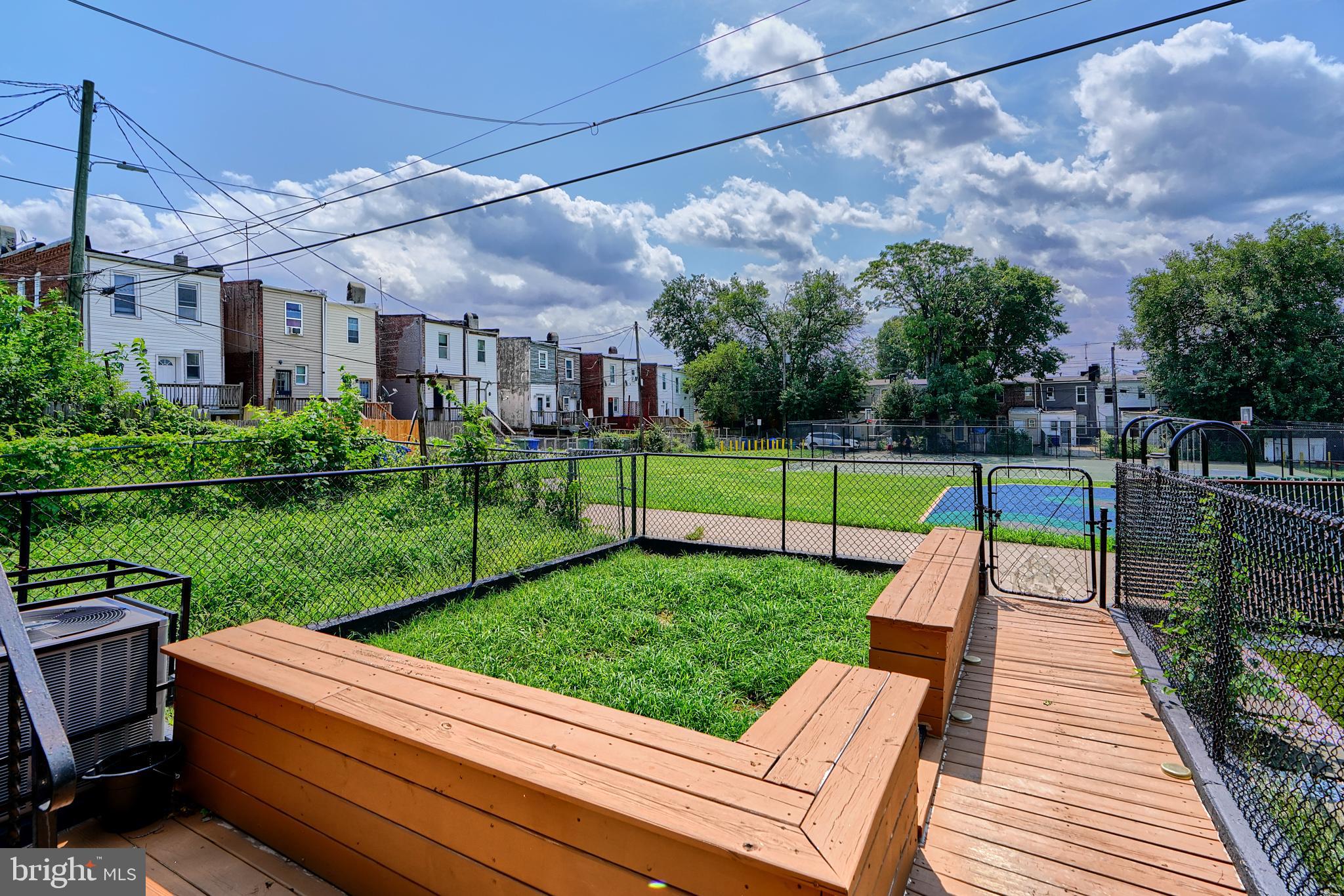 BROADWAY EAST - Residential