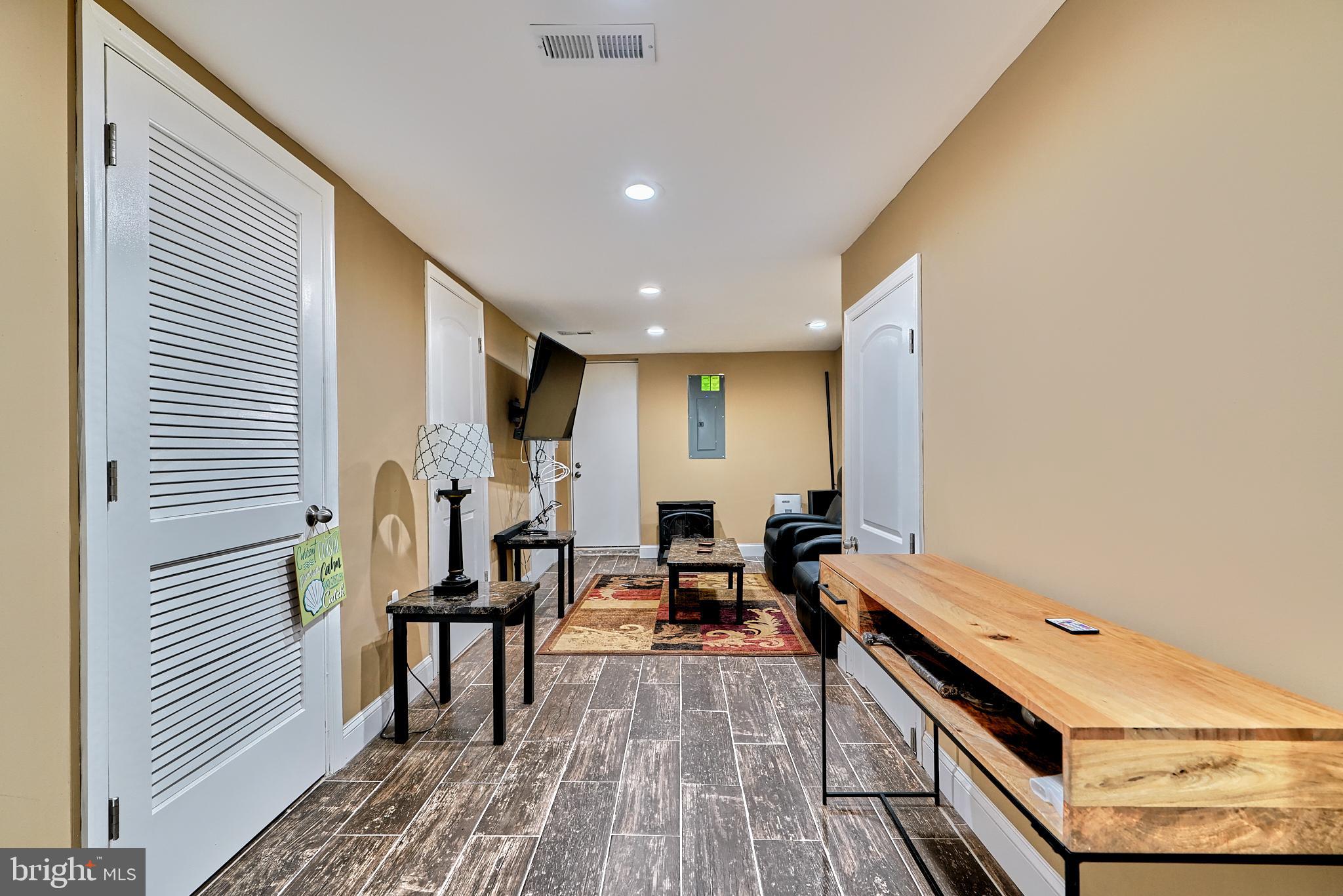 BROADWAY EAST - Residential