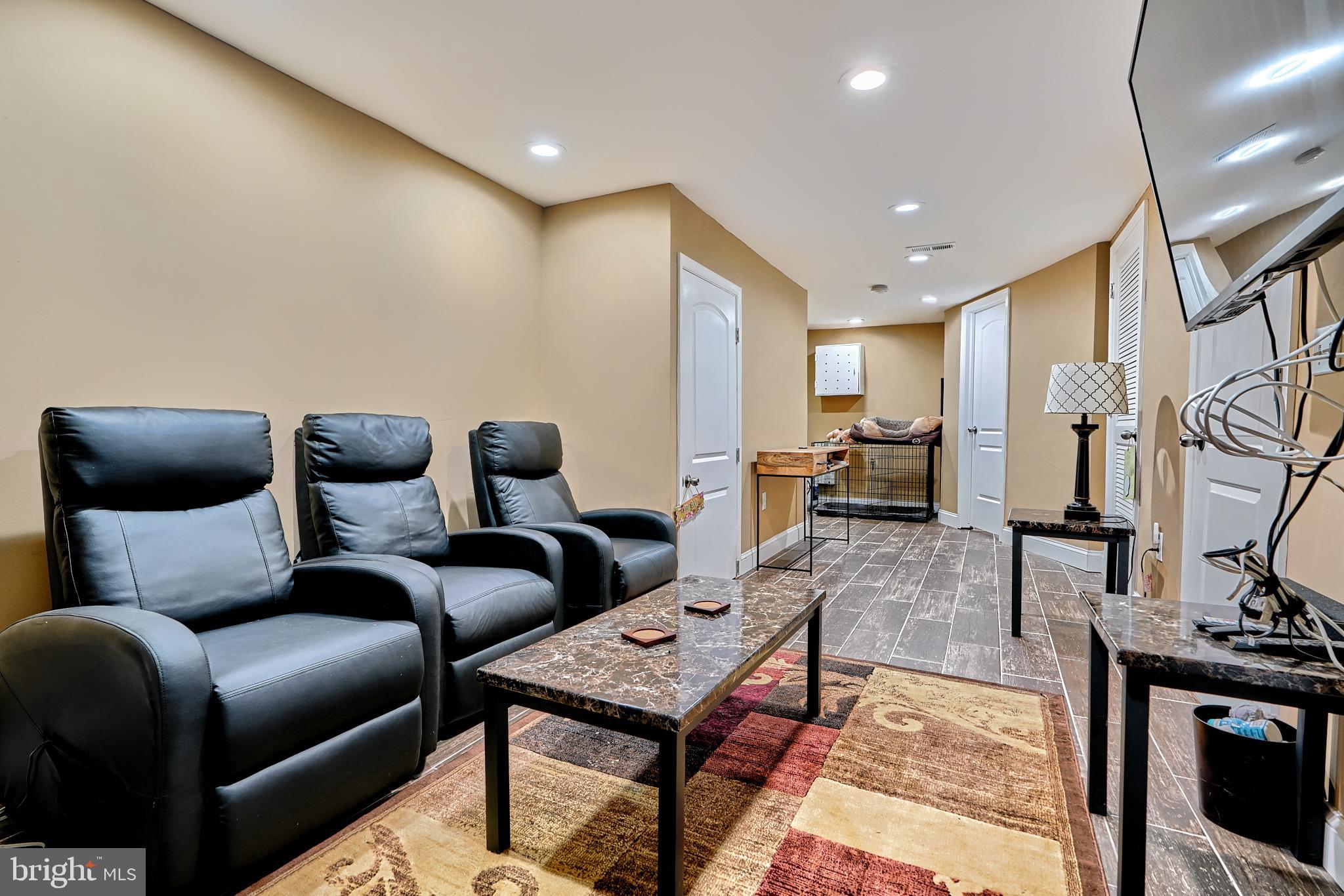 BROADWAY EAST - Residential