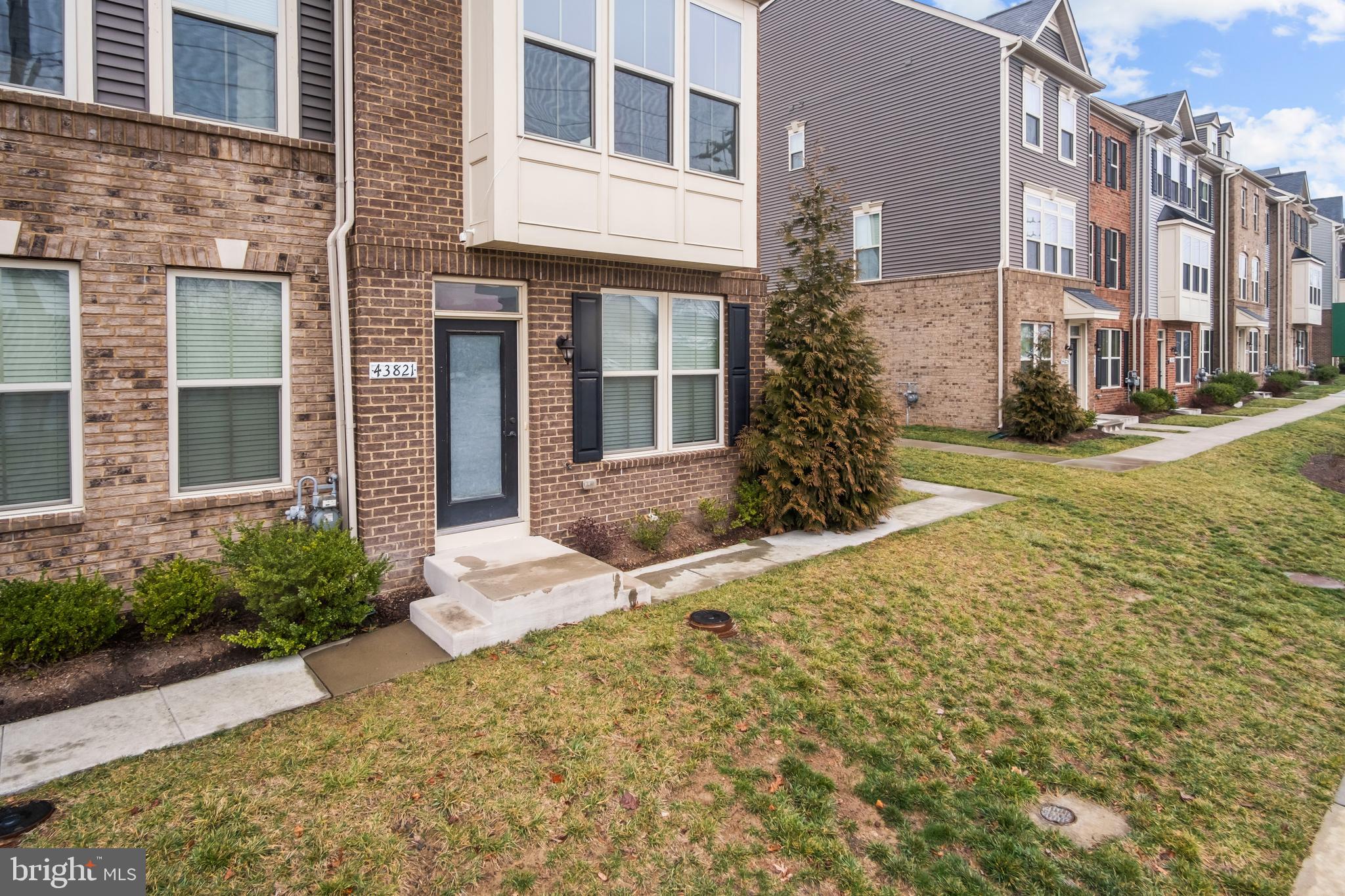 TRAILSIDE - Residential Lease