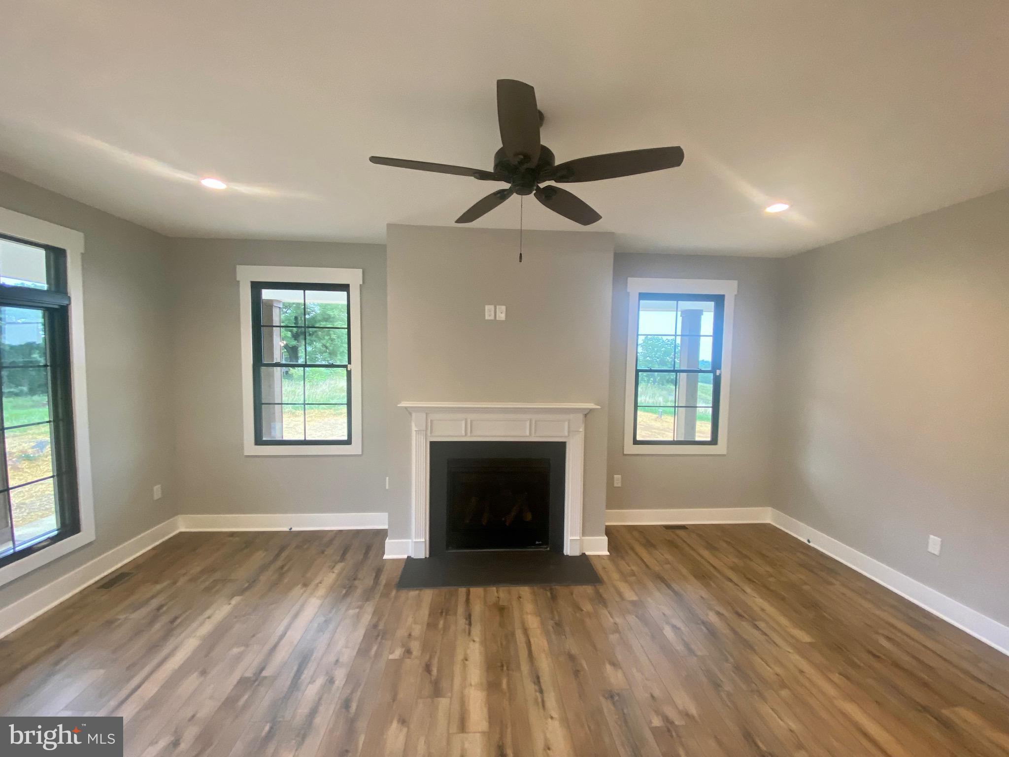 WOODLAND SPRINGS - Residential