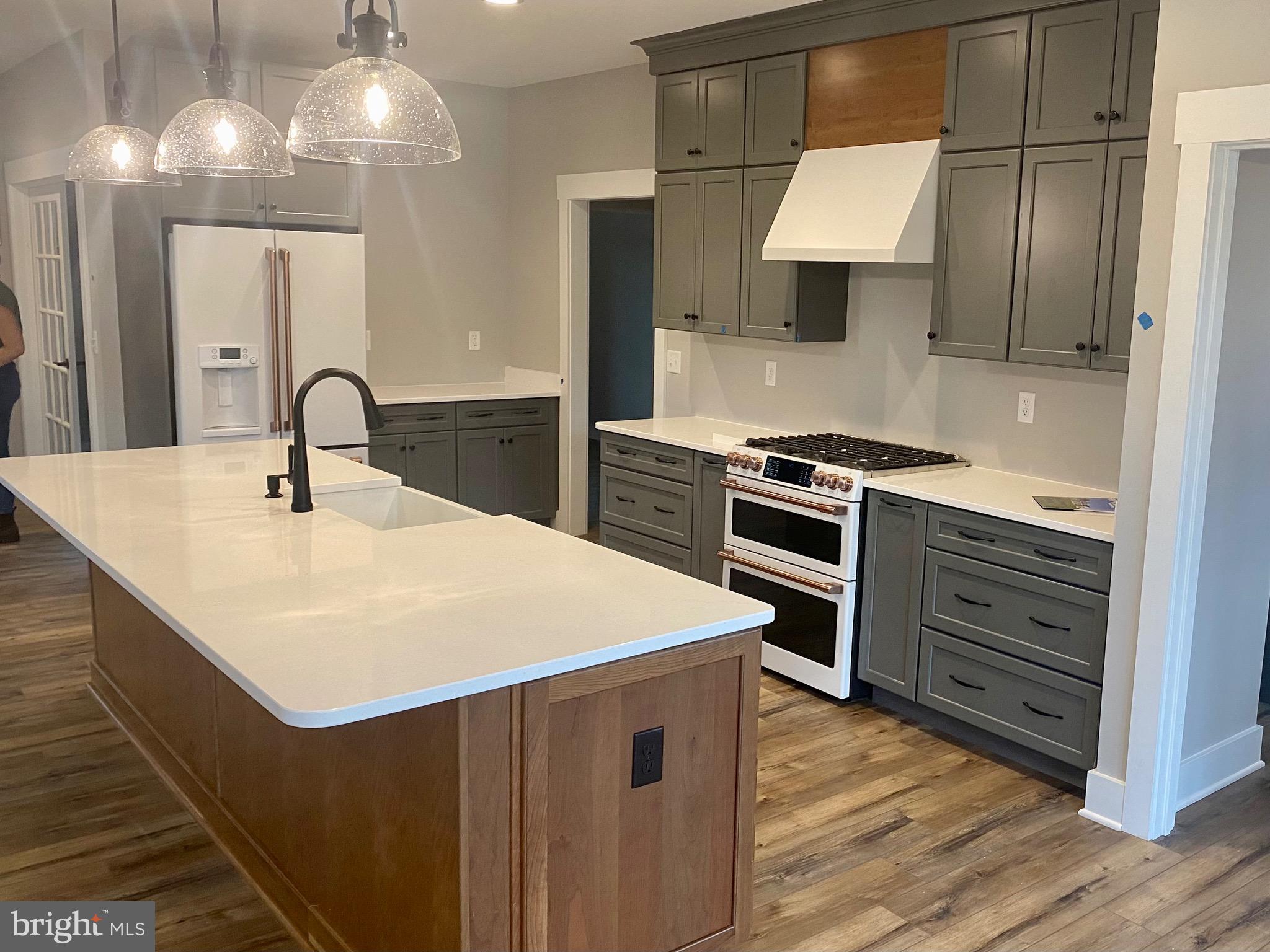 WOODLAND SPRINGS - Residential