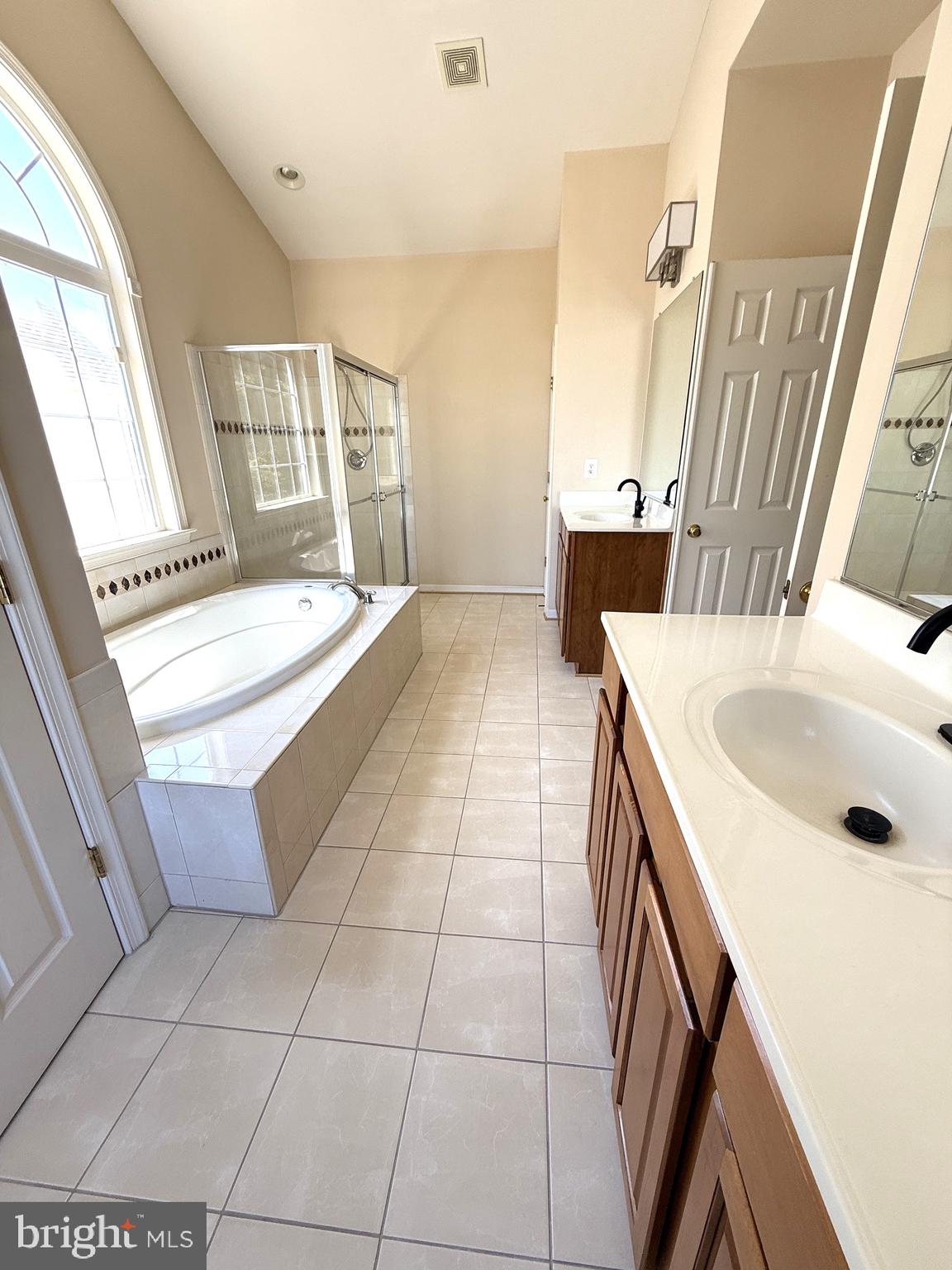 GATES MILL ESTATES - Residential
