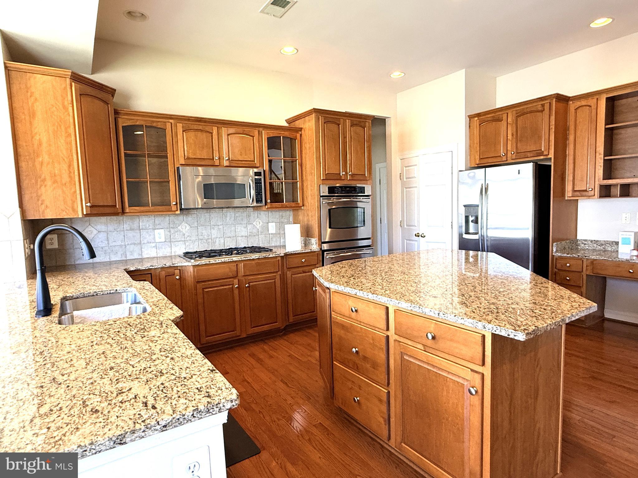 GATES MILL ESTATES - Residential