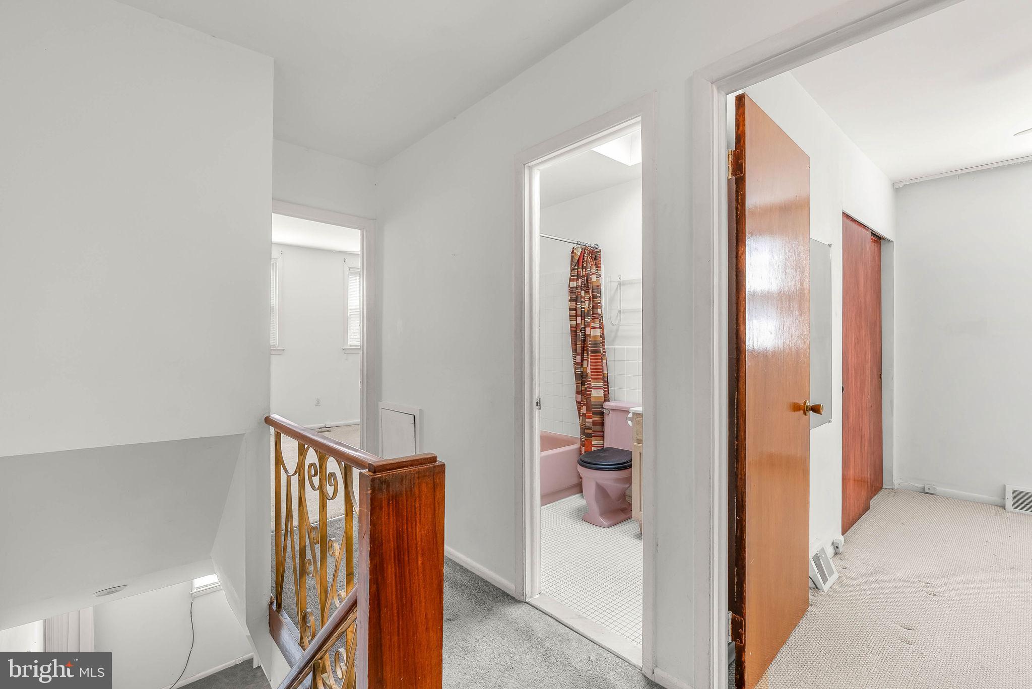 ROXBOROUGH - Residential
