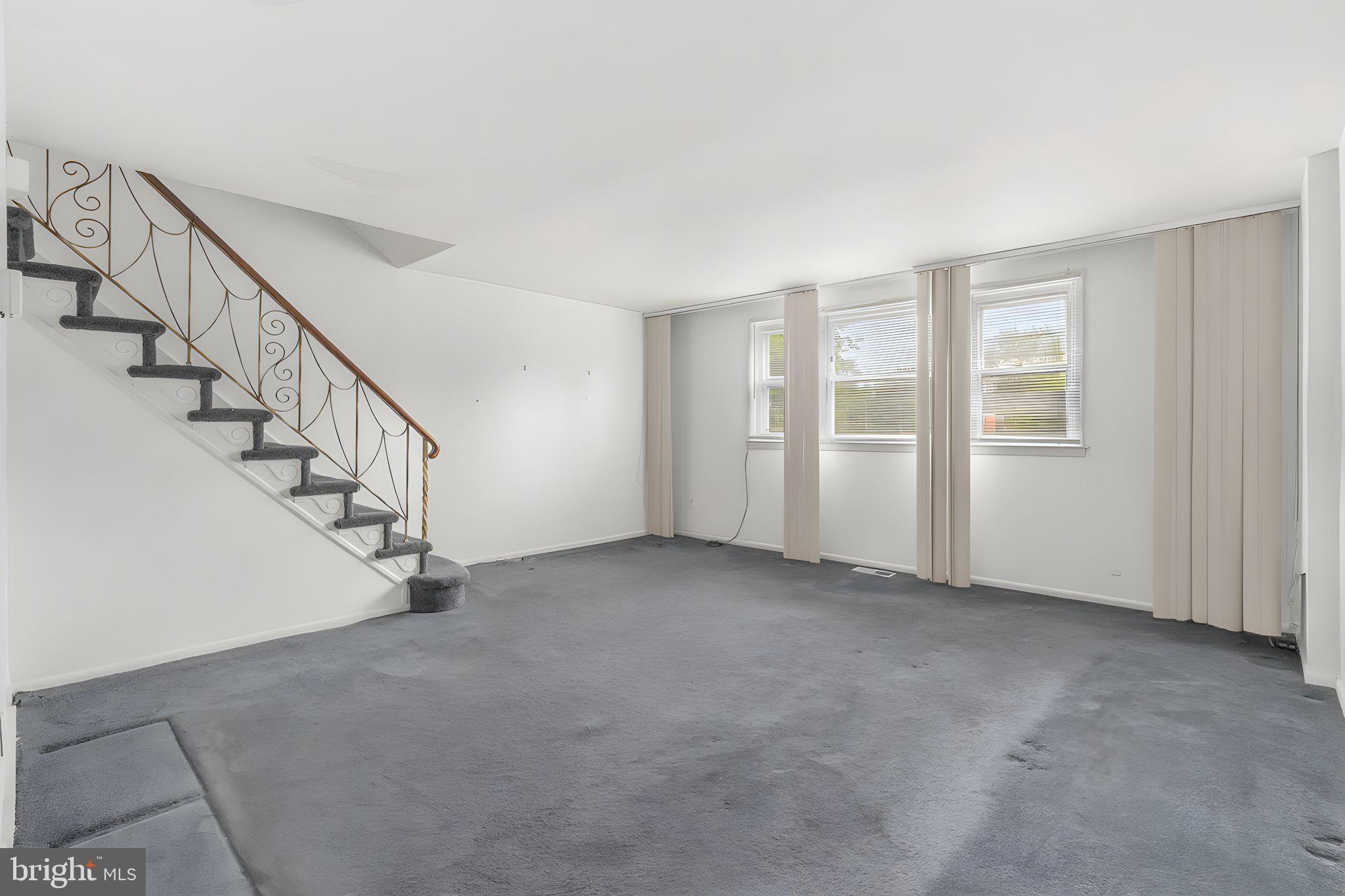 ROXBOROUGH - Residential
