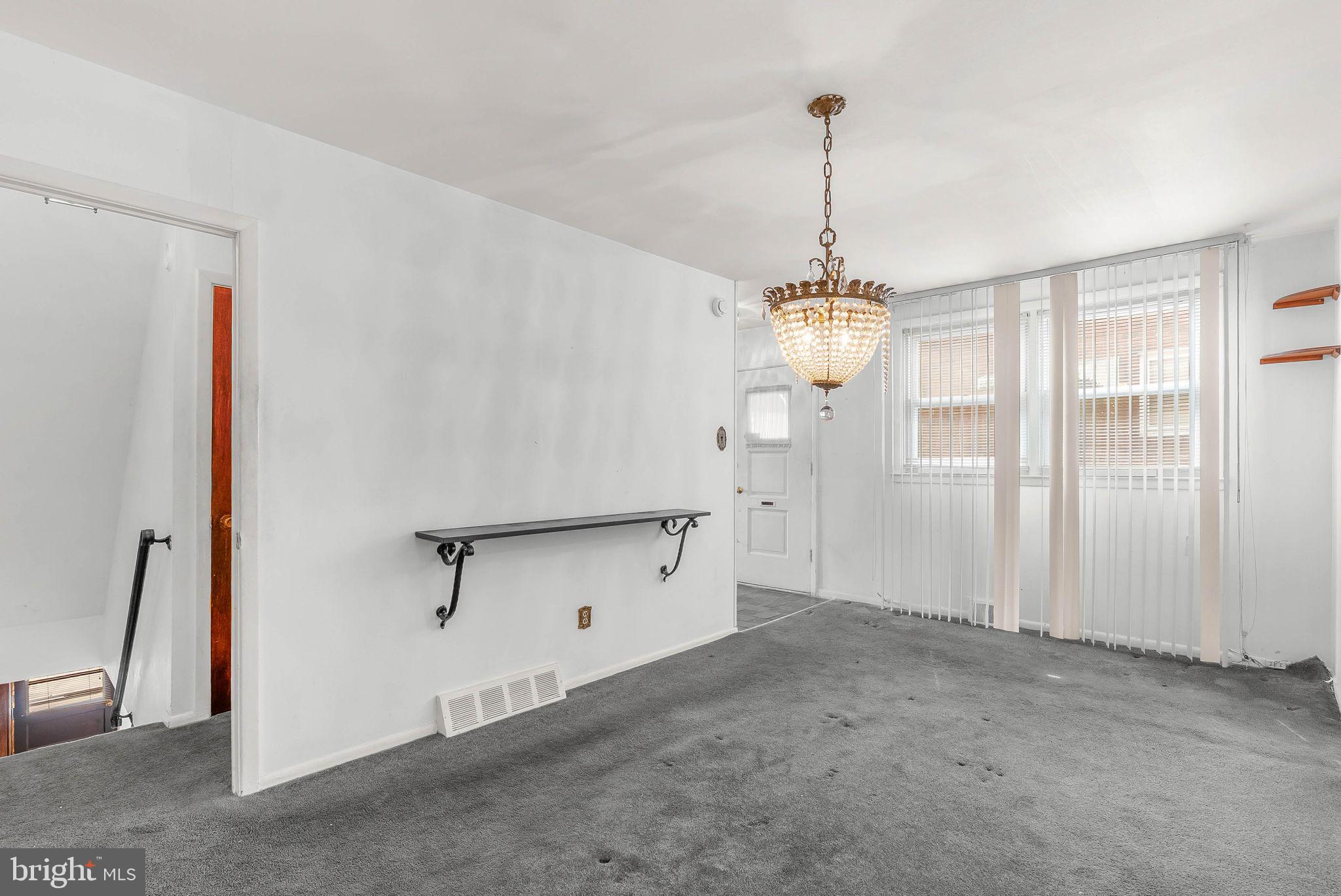 ROXBOROUGH - Residential