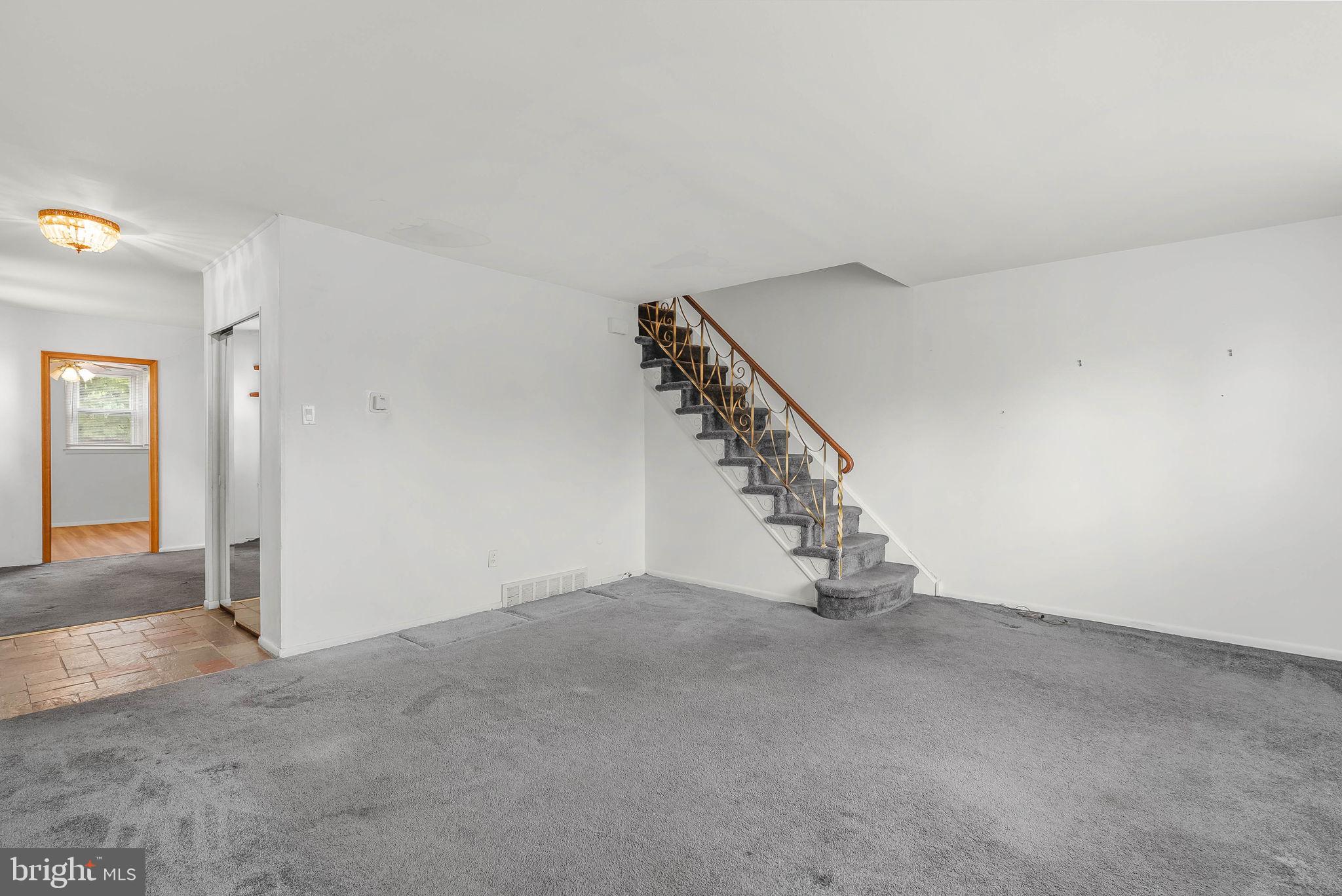 ROXBOROUGH - Residential