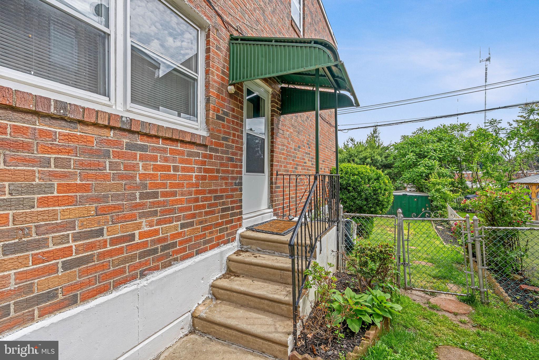ROXBOROUGH - Residential