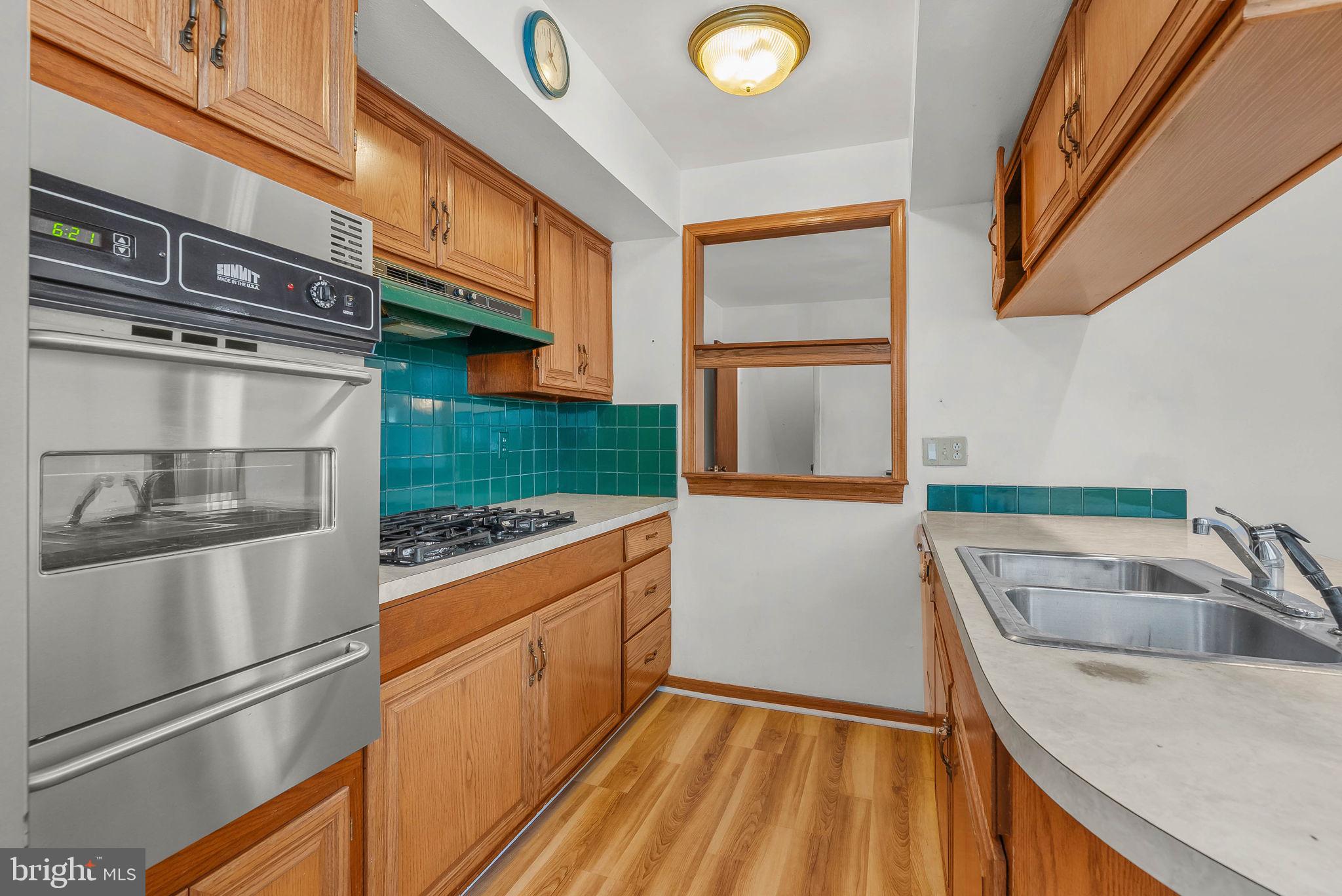 ROXBOROUGH - Residential