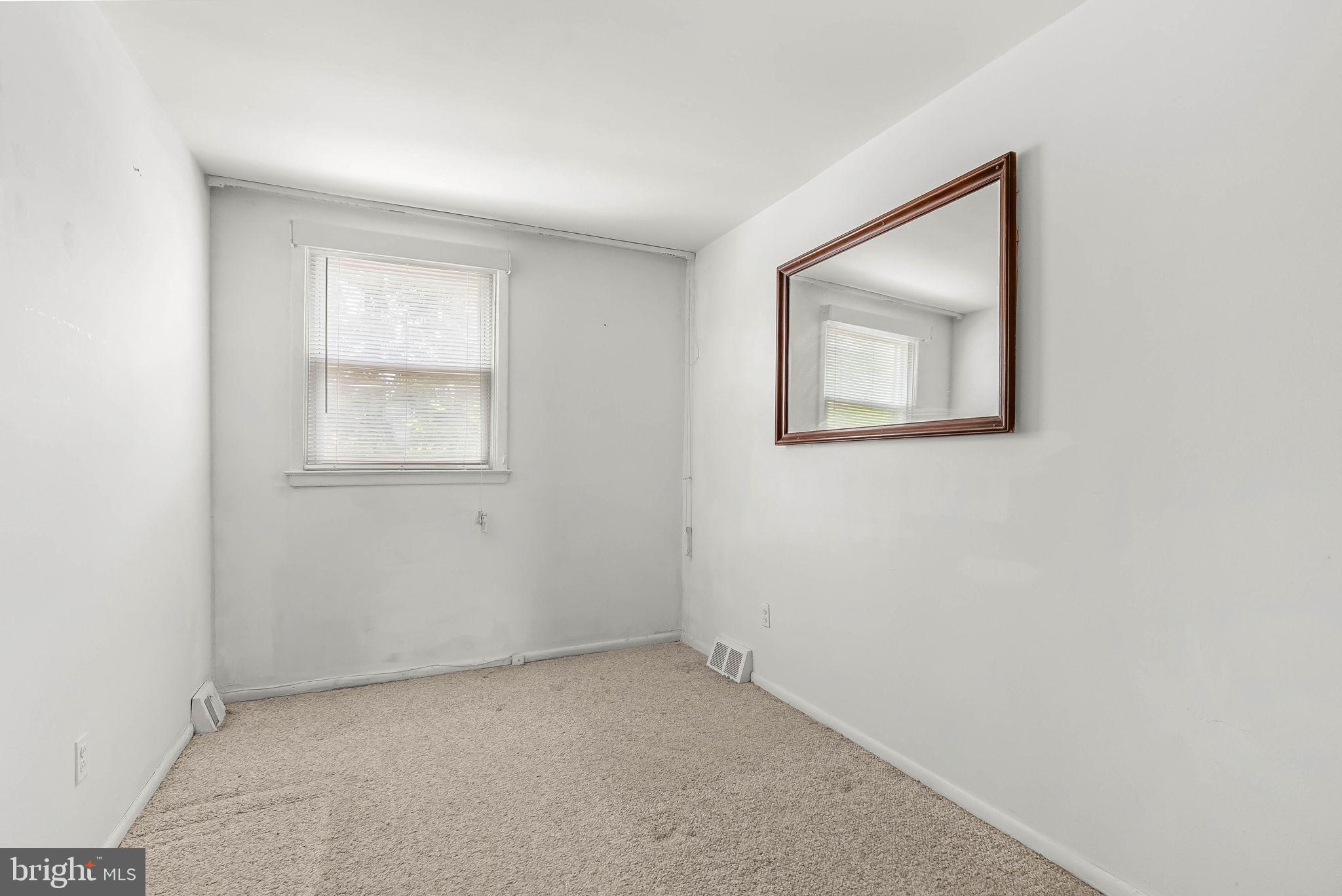 ROXBOROUGH - Residential