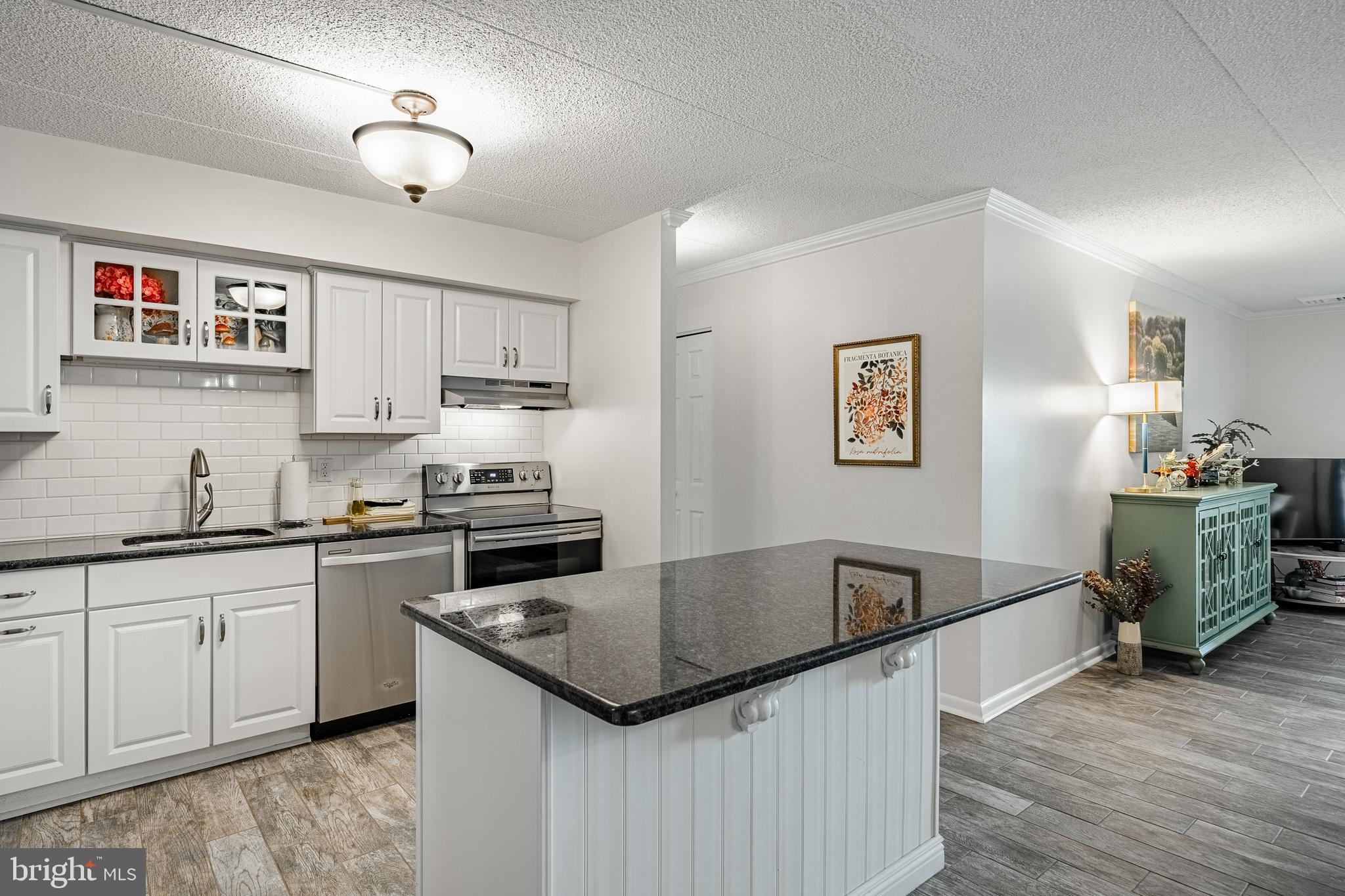 VALLEY FORGE TOWER - Residential