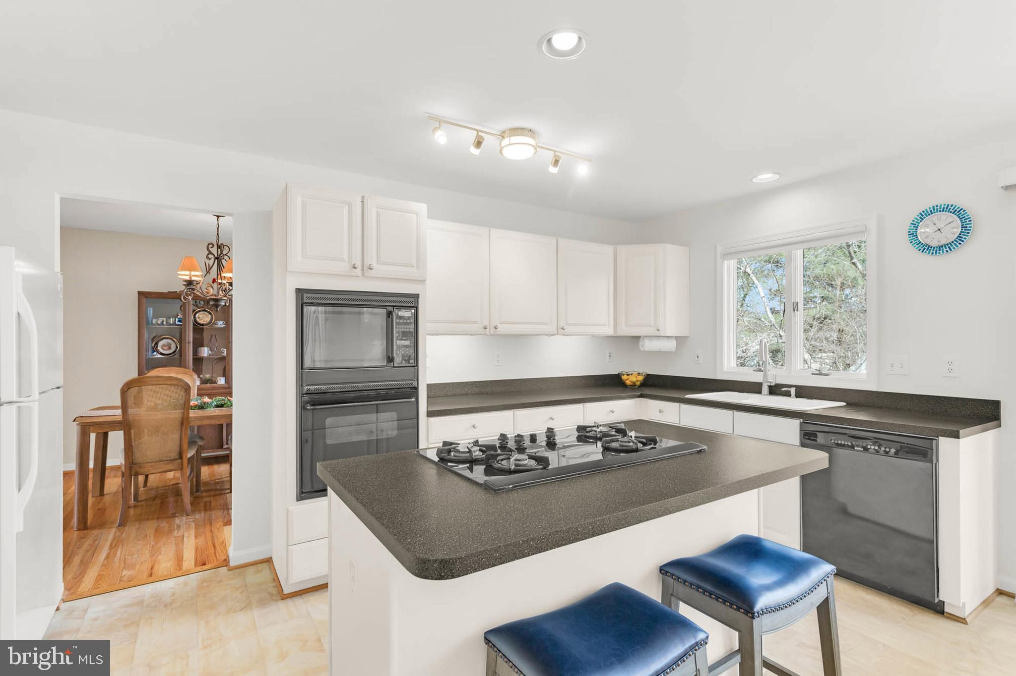 VILLAGE OF RIVER HILL - Residential