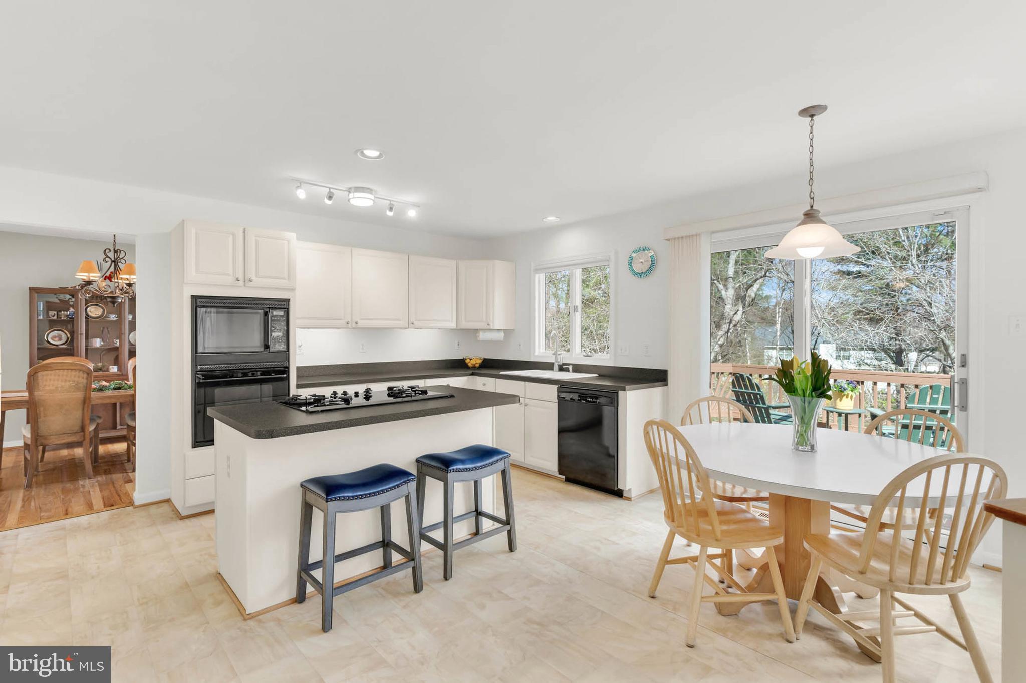 VILLAGE OF RIVER HILL - Residential
