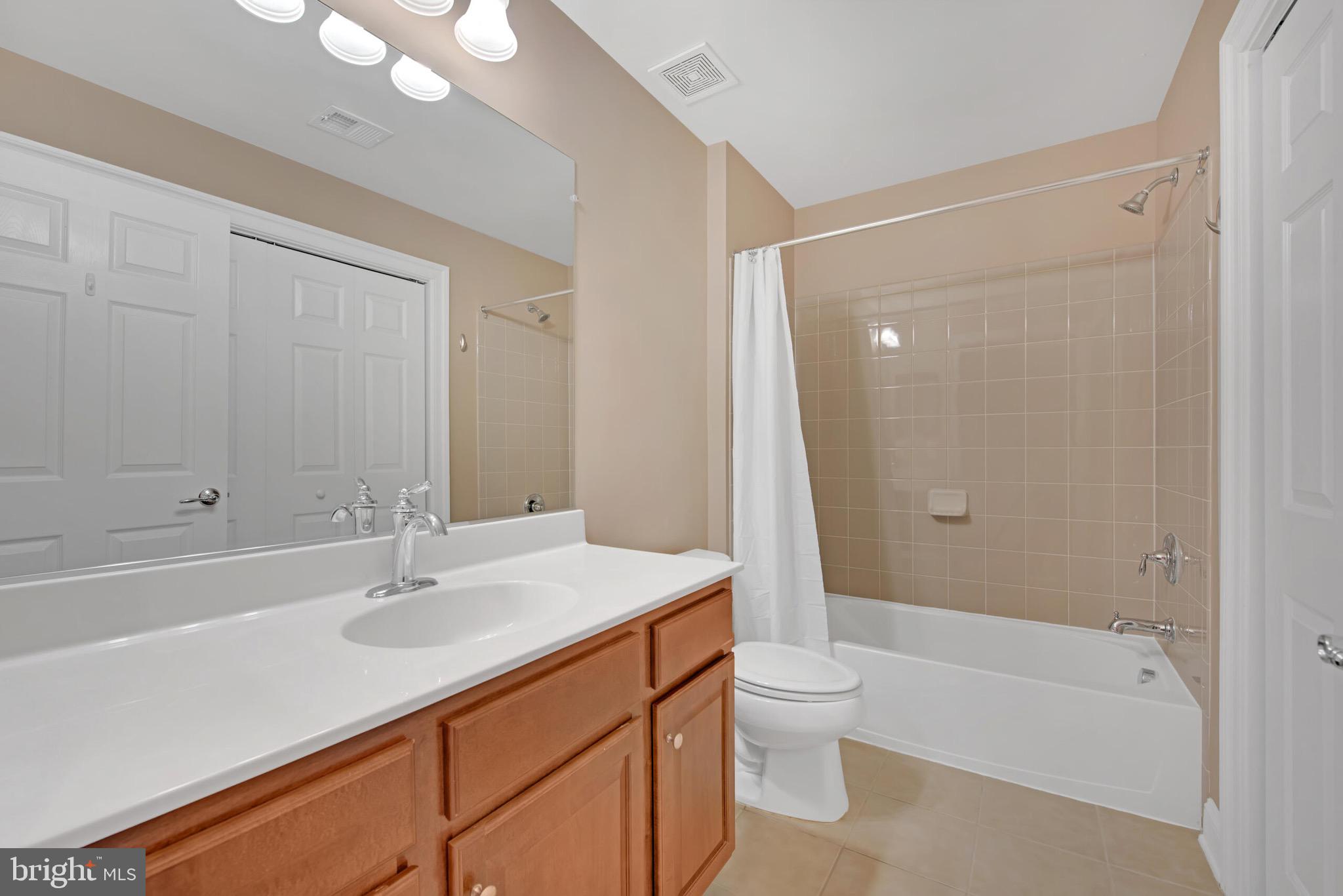 GOOSE CREEK VILLAGE NORTH - Residential Lease