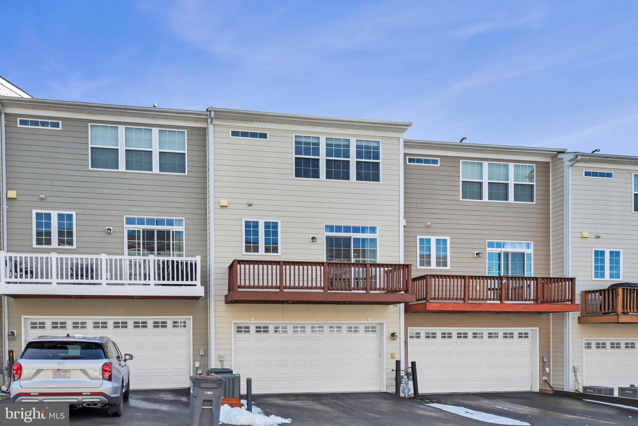GOOSE CREEK VILLAGE NORTH - Residential Lease