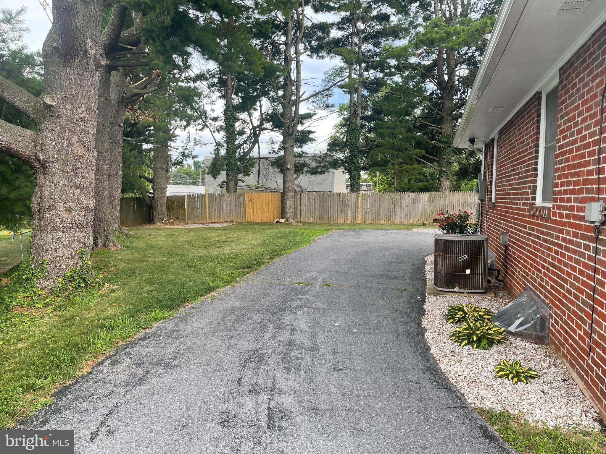 HAGERSTOWN - Residential