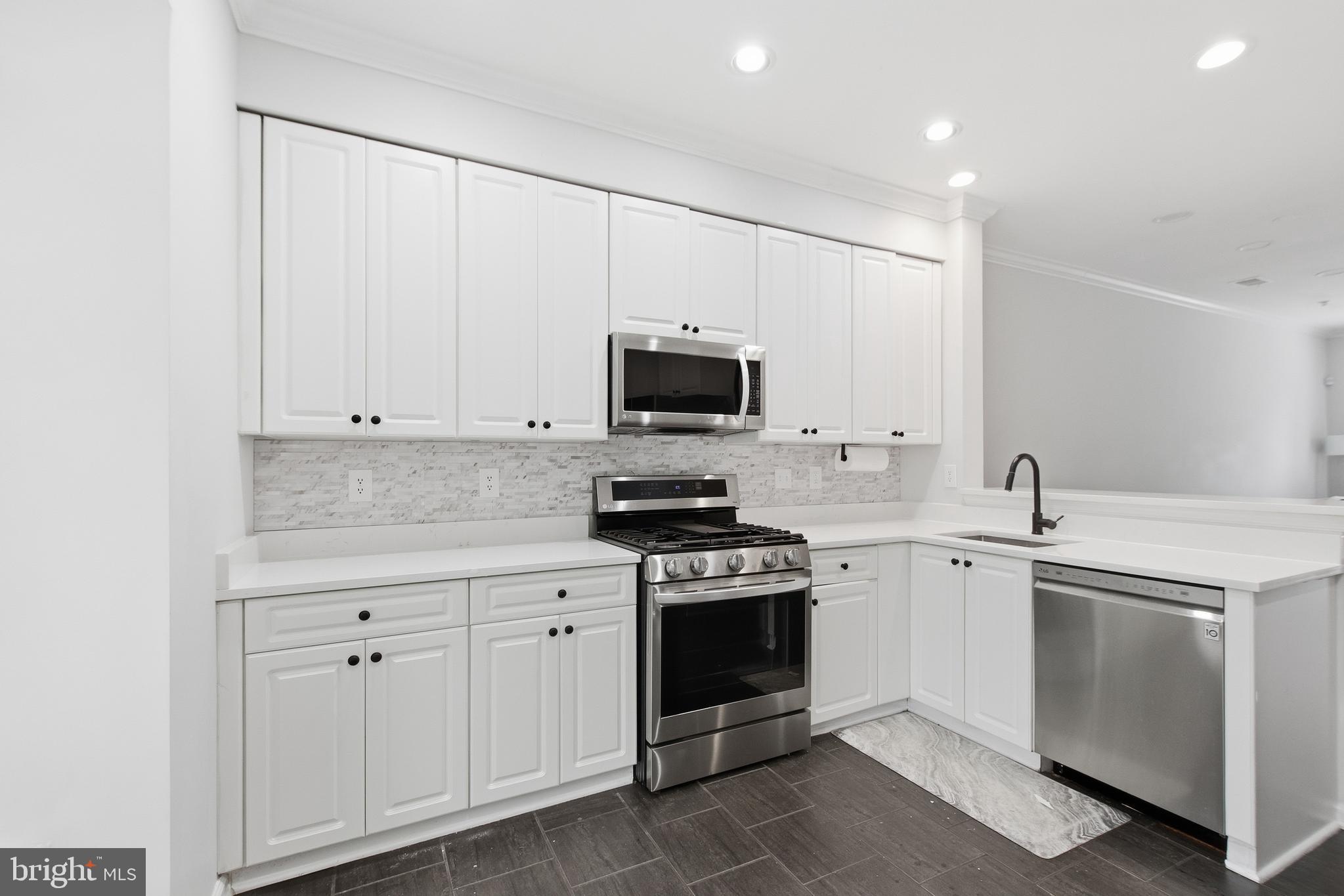WELLFLEET MEWS - Residential