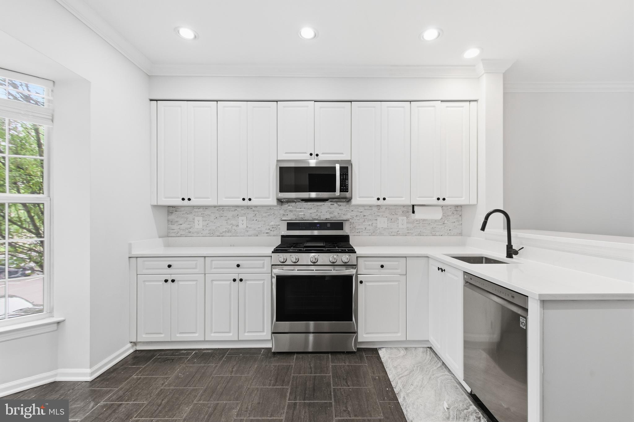 WELLFLEET MEWS - Residential