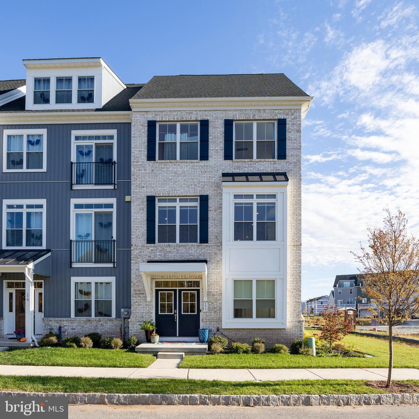 STEELPOINTE - Residential