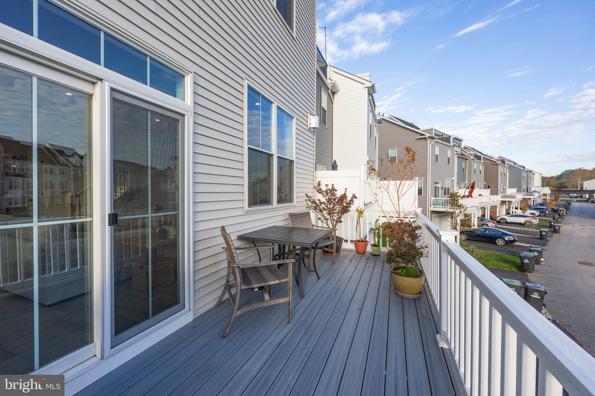 STEELPOINTE - Residential