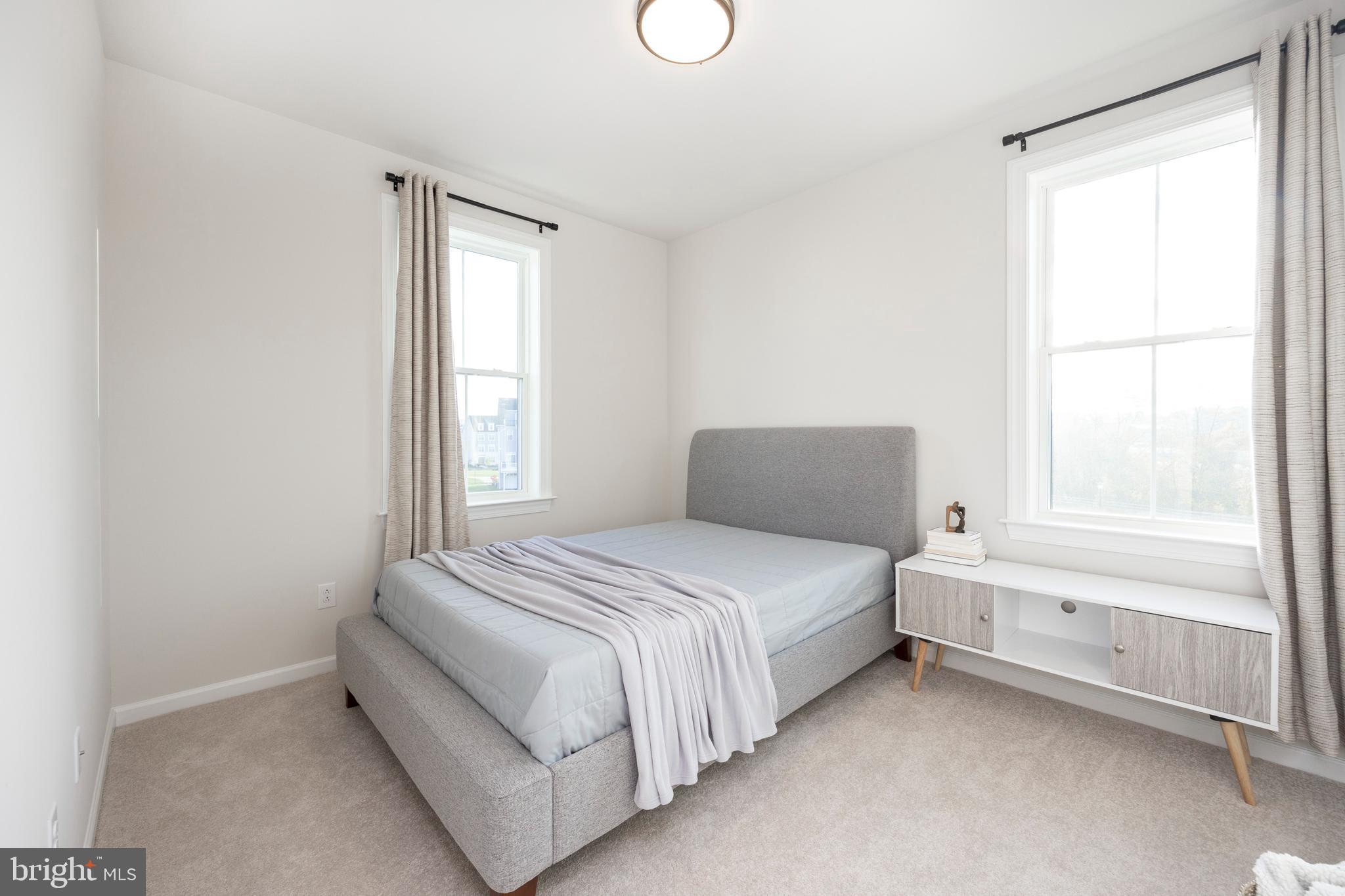 STEELPOINTE - Residential