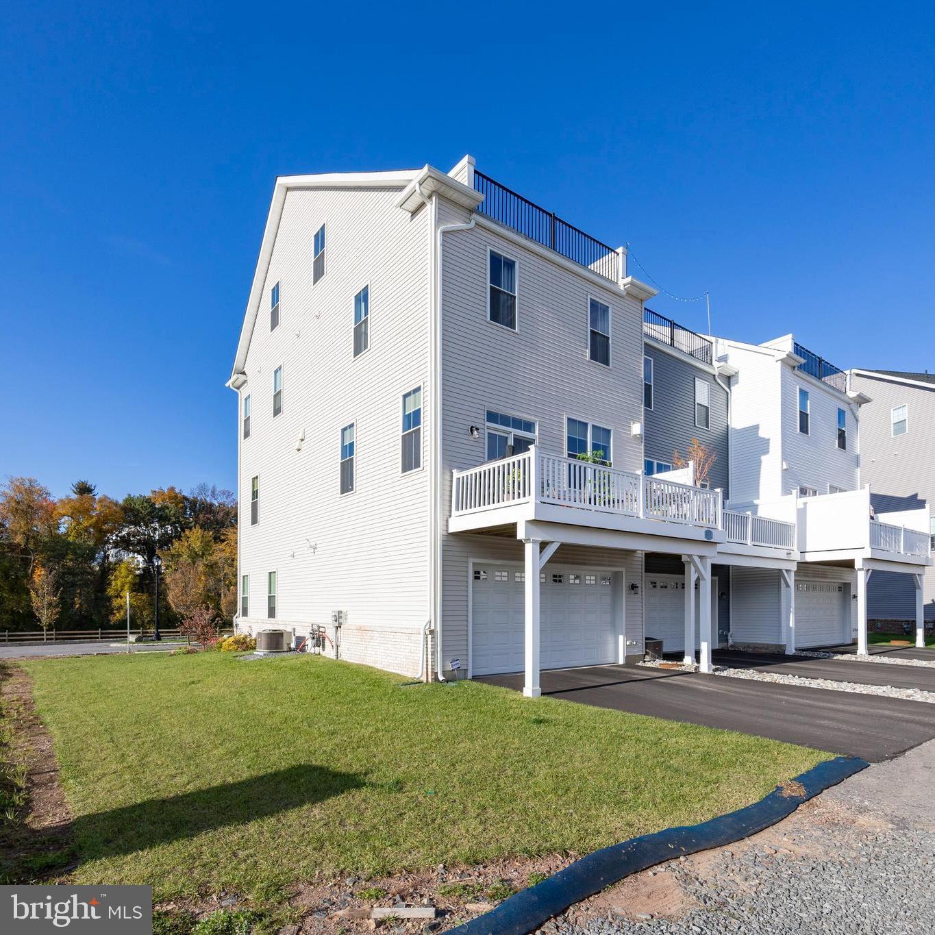 STEELPOINTE - Residential