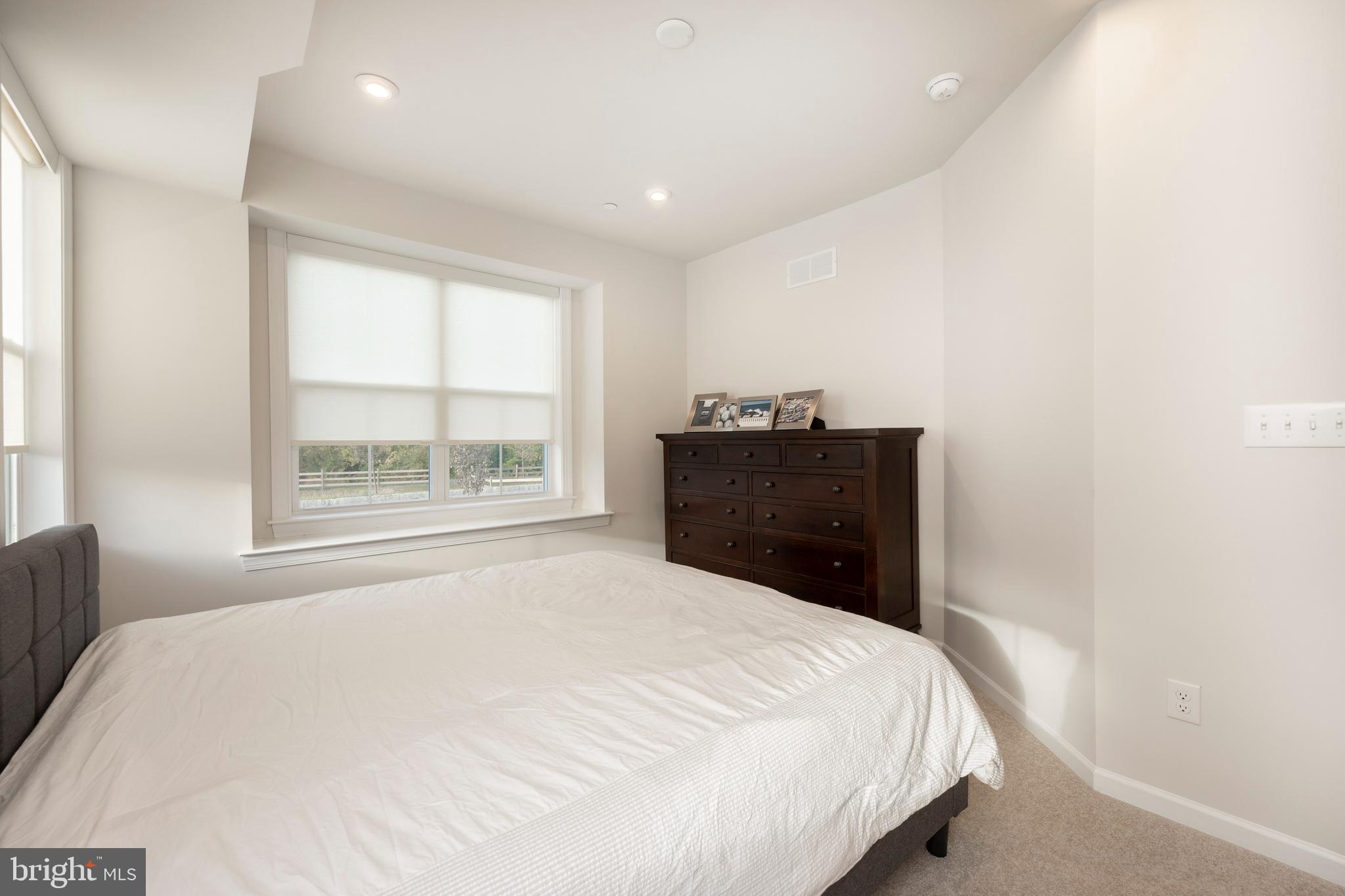 STEELPOINTE - Residential