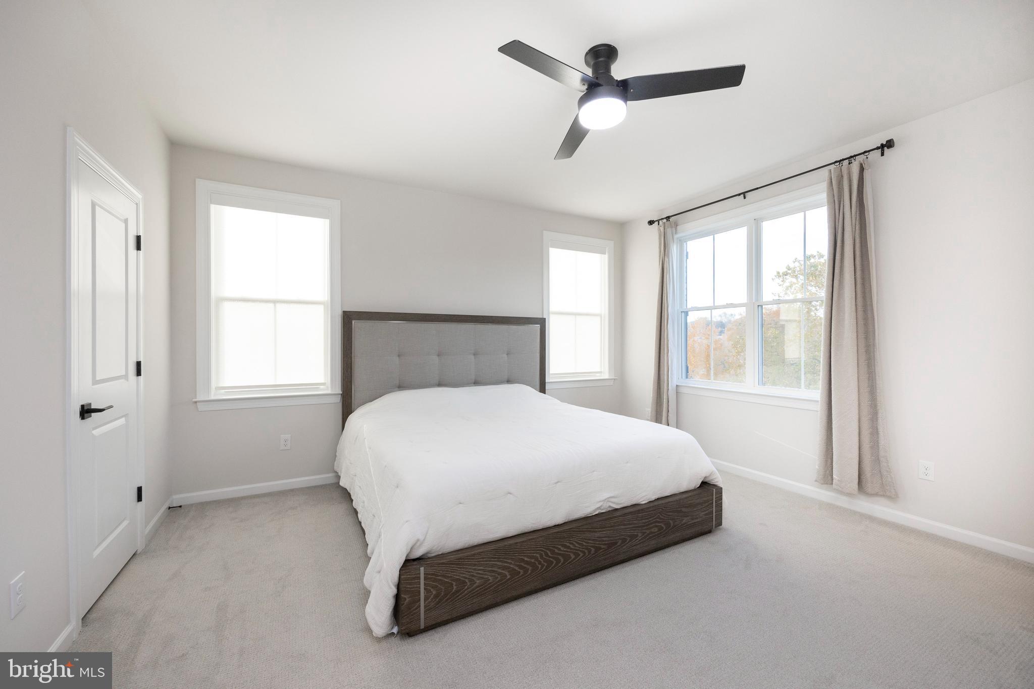 STEELPOINTE - Residential