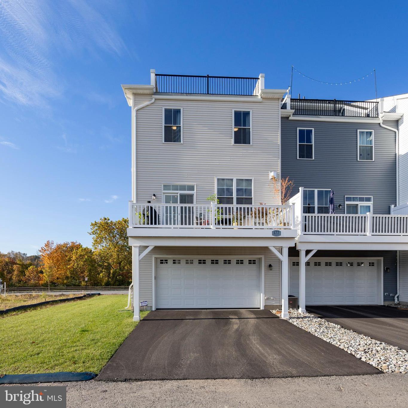 STEELPOINTE - Residential