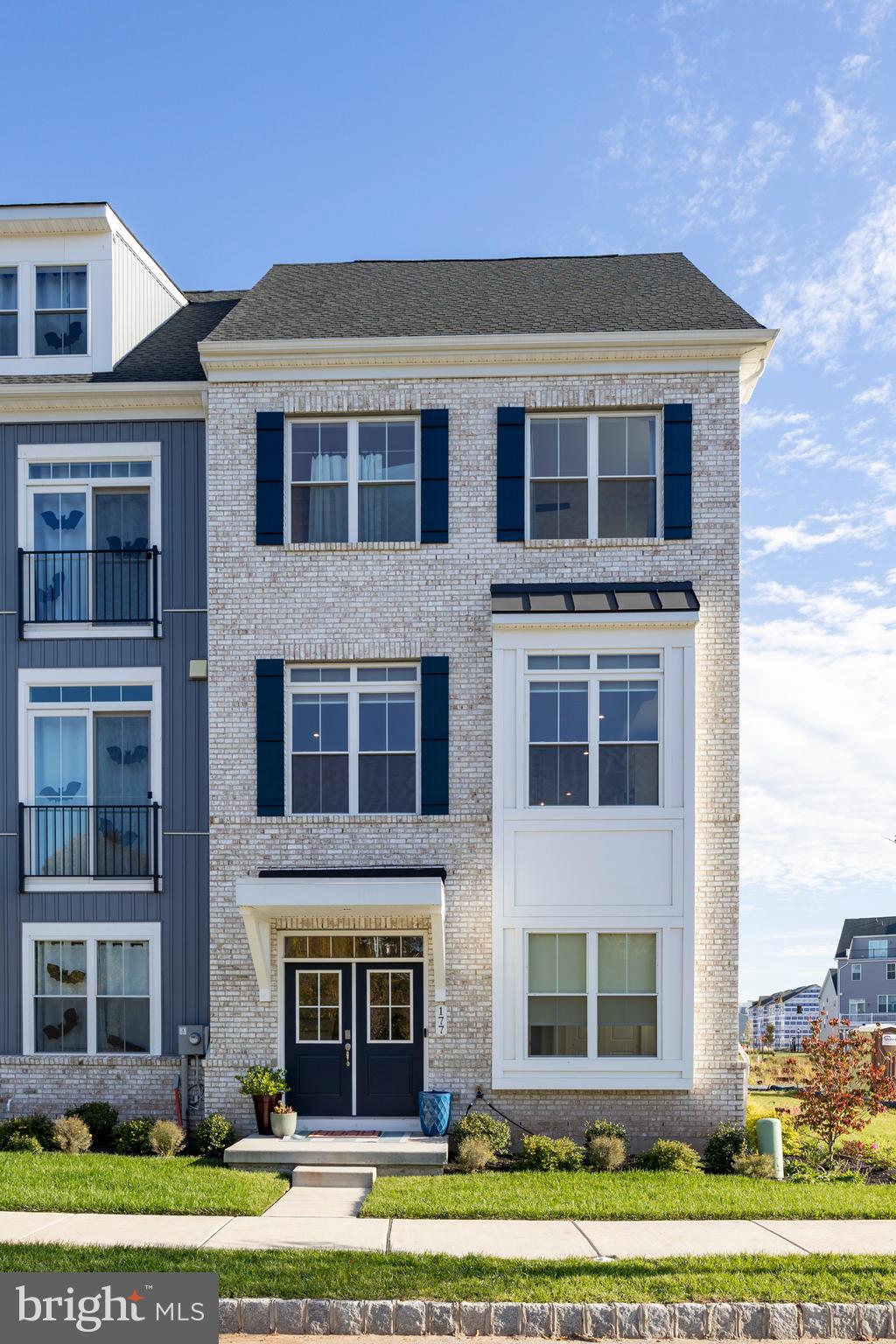 STEELPOINTE - Residential