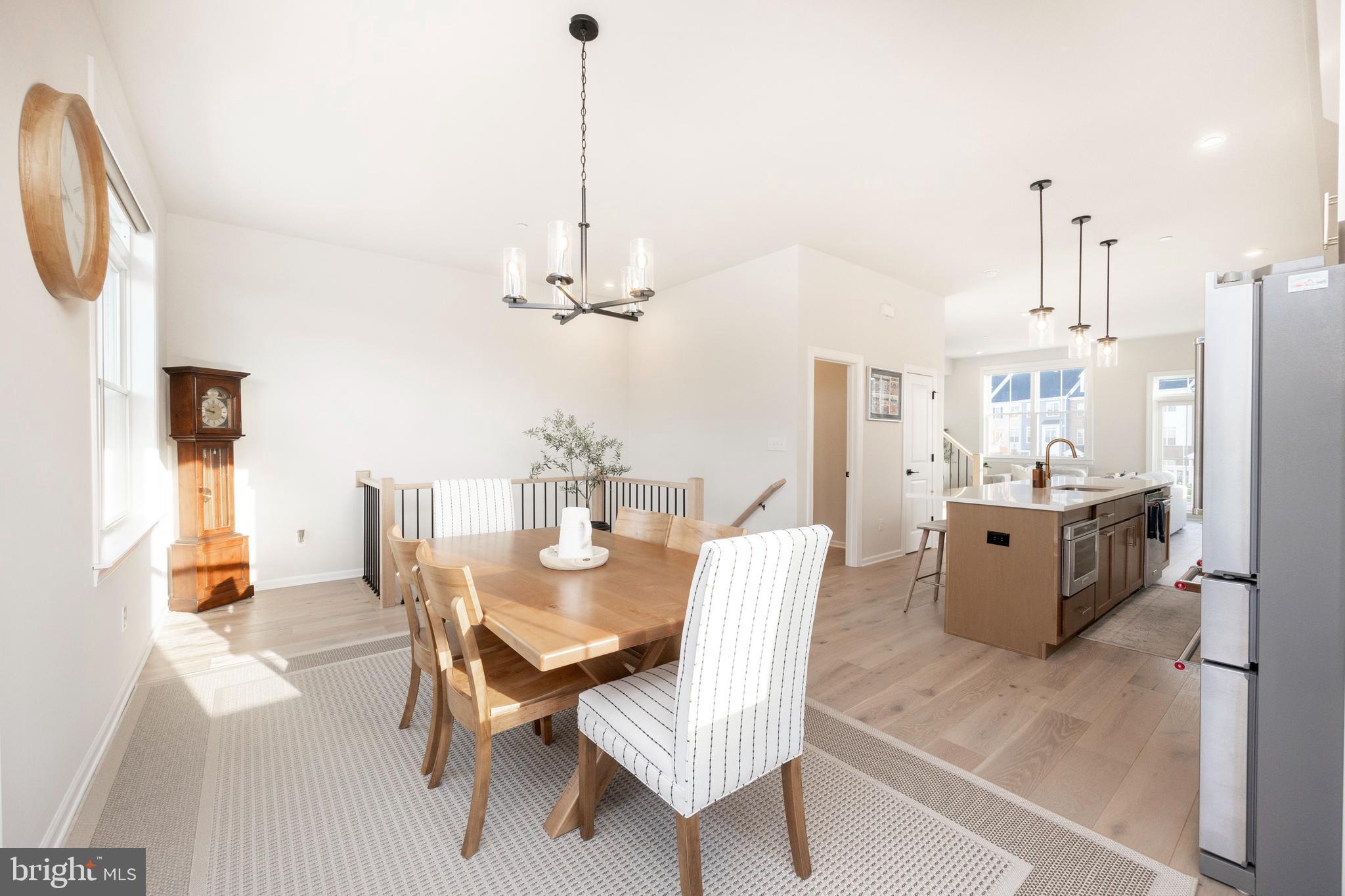 STEELPOINTE - Residential