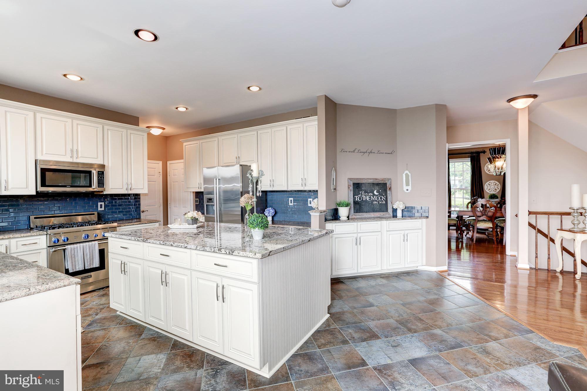 WASHINGTONIAN WOODS - Residential