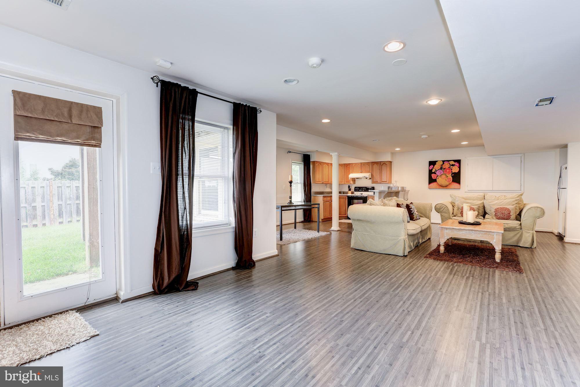 WASHINGTONIAN WOODS - Residential
