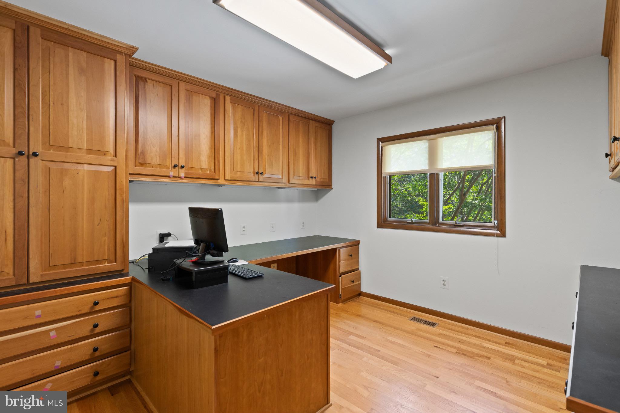 SHELTON - Residential