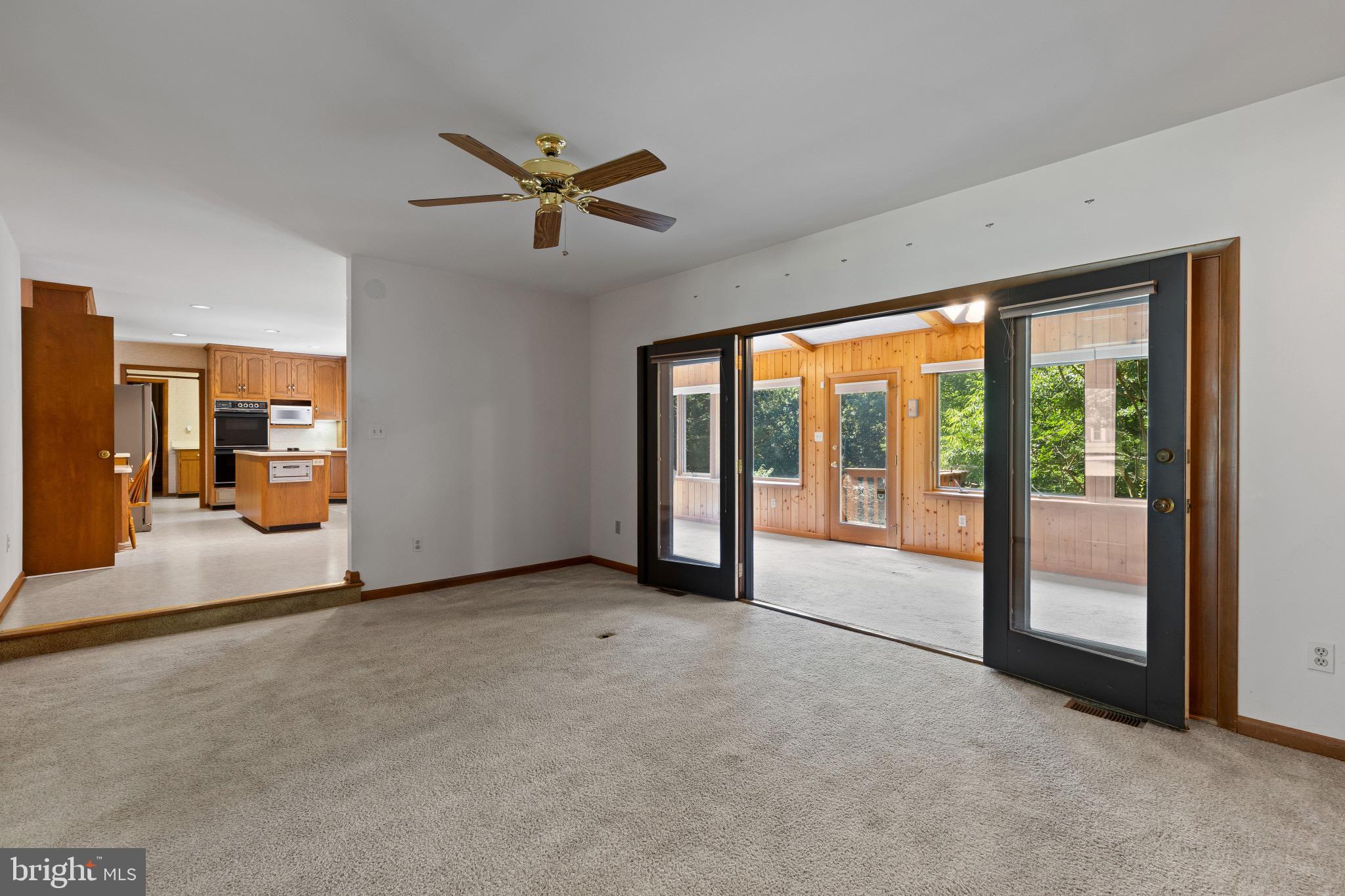 SHELTON - Residential