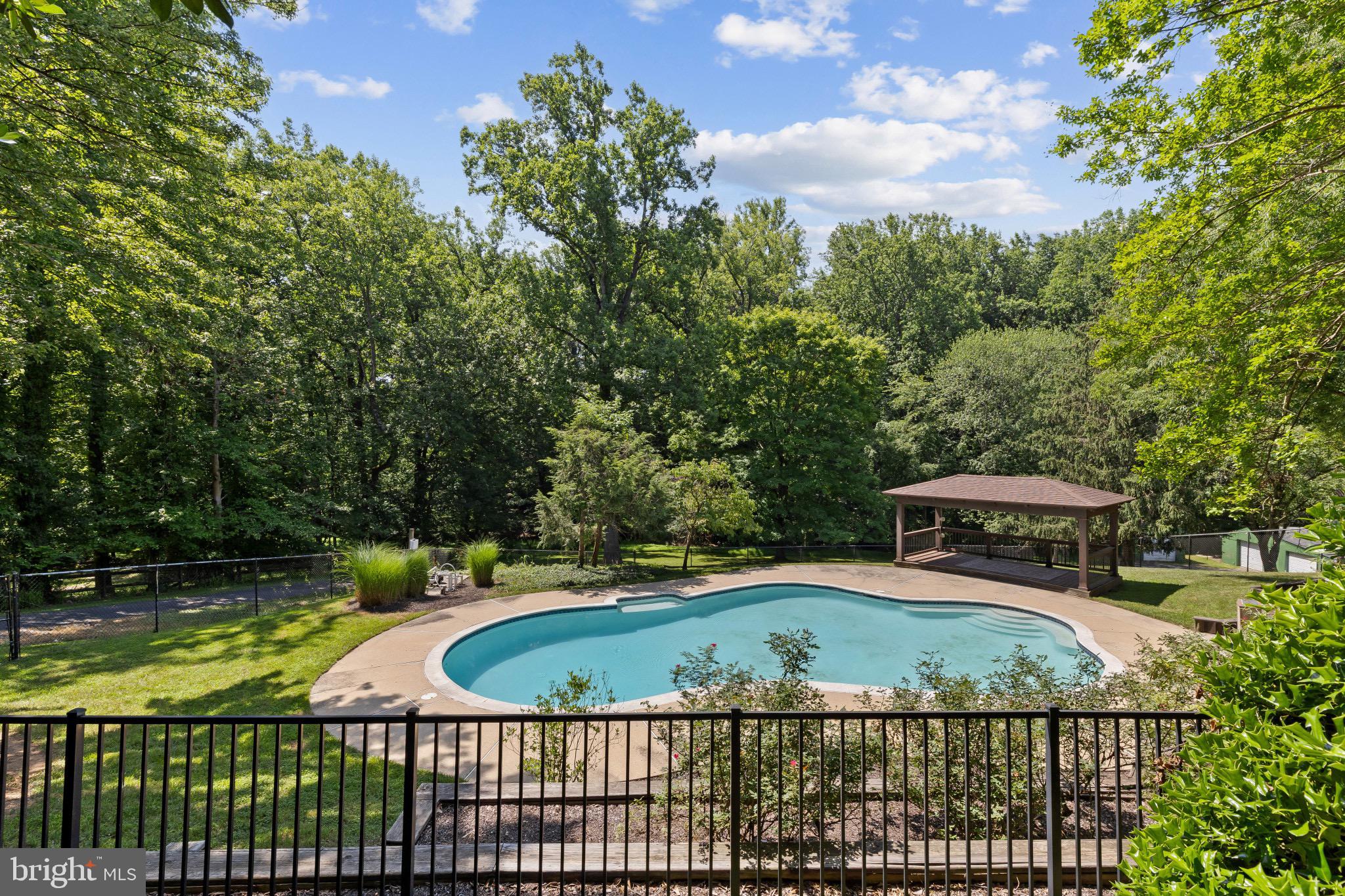 SHELTON - Residential