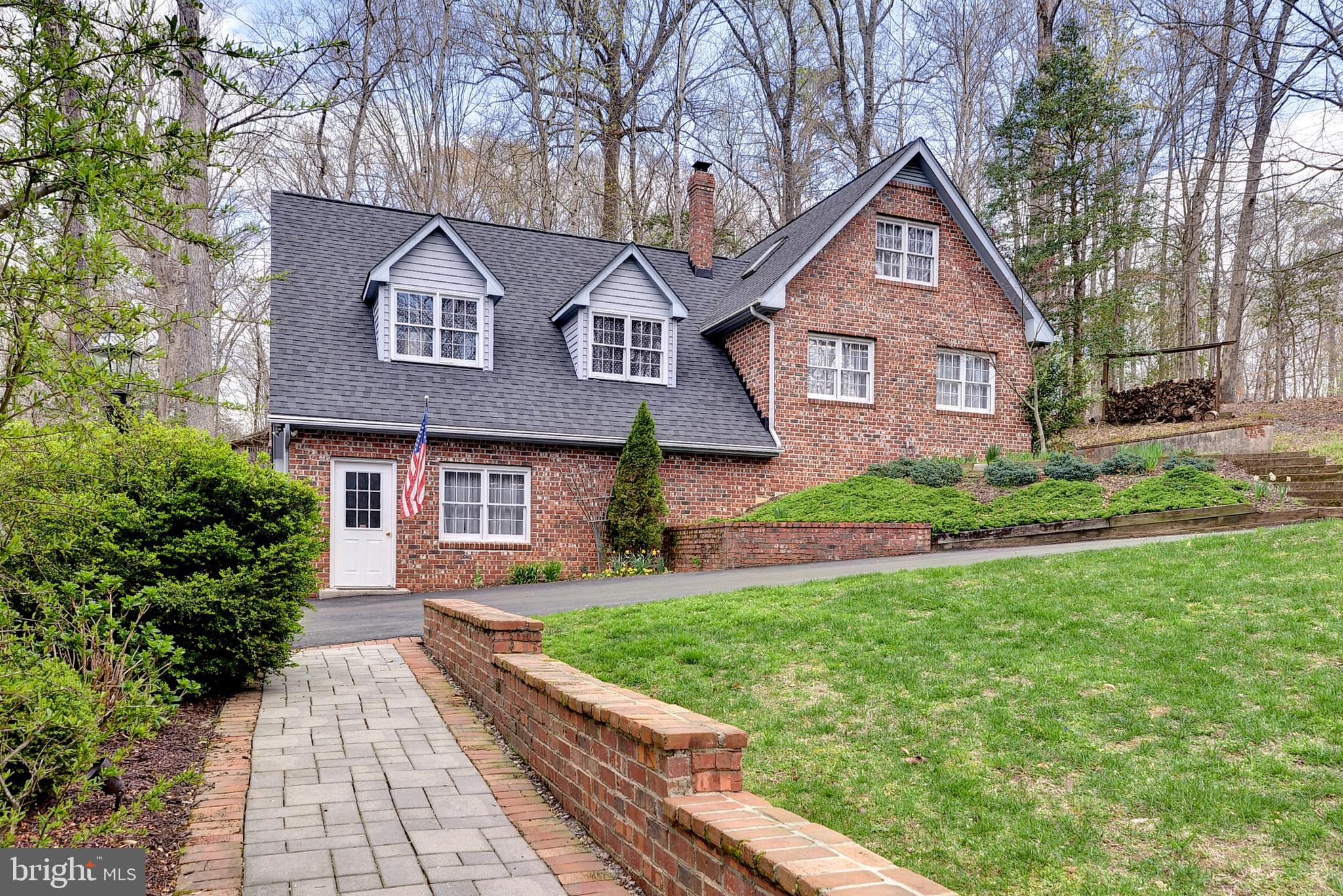 QUEENS LAKE - Residential
