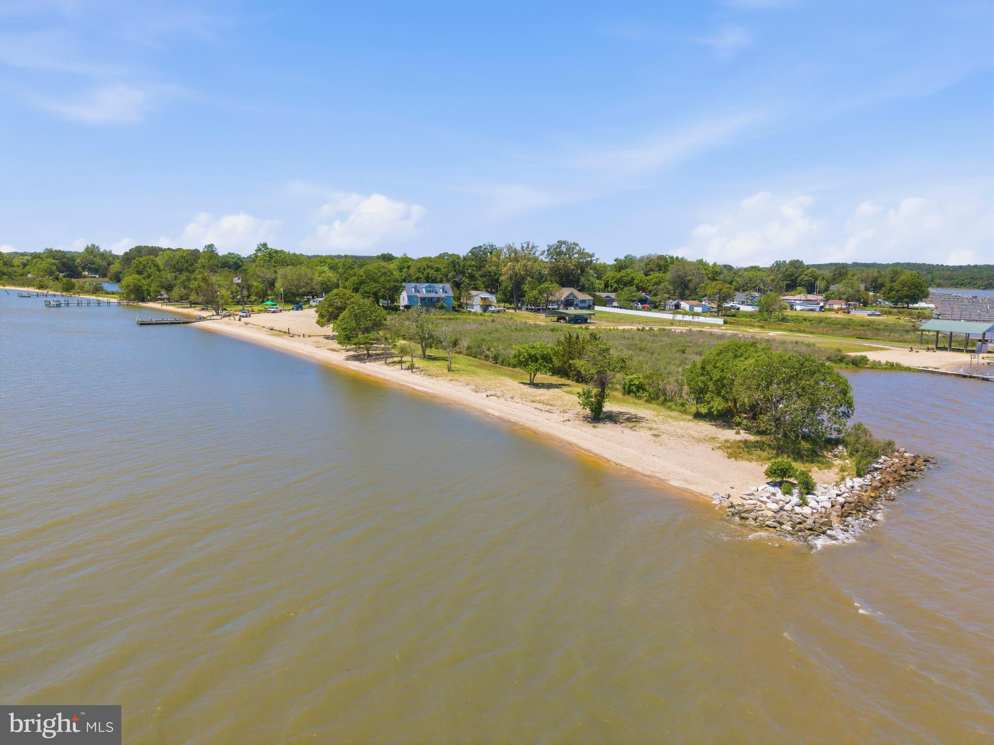 GOLDEN BEACH - Residential