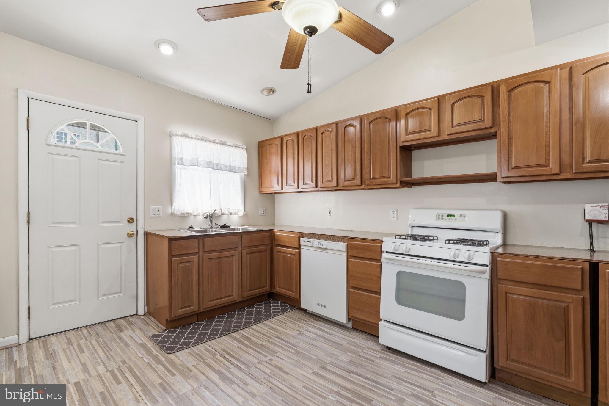 PORT RICHMOND - Residential