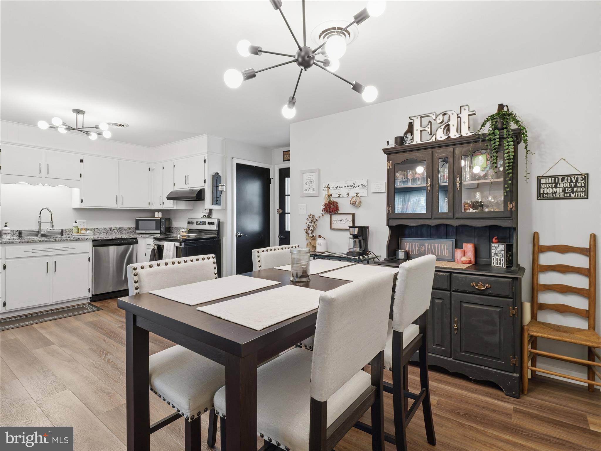 LAURICH ESTATES - Residential