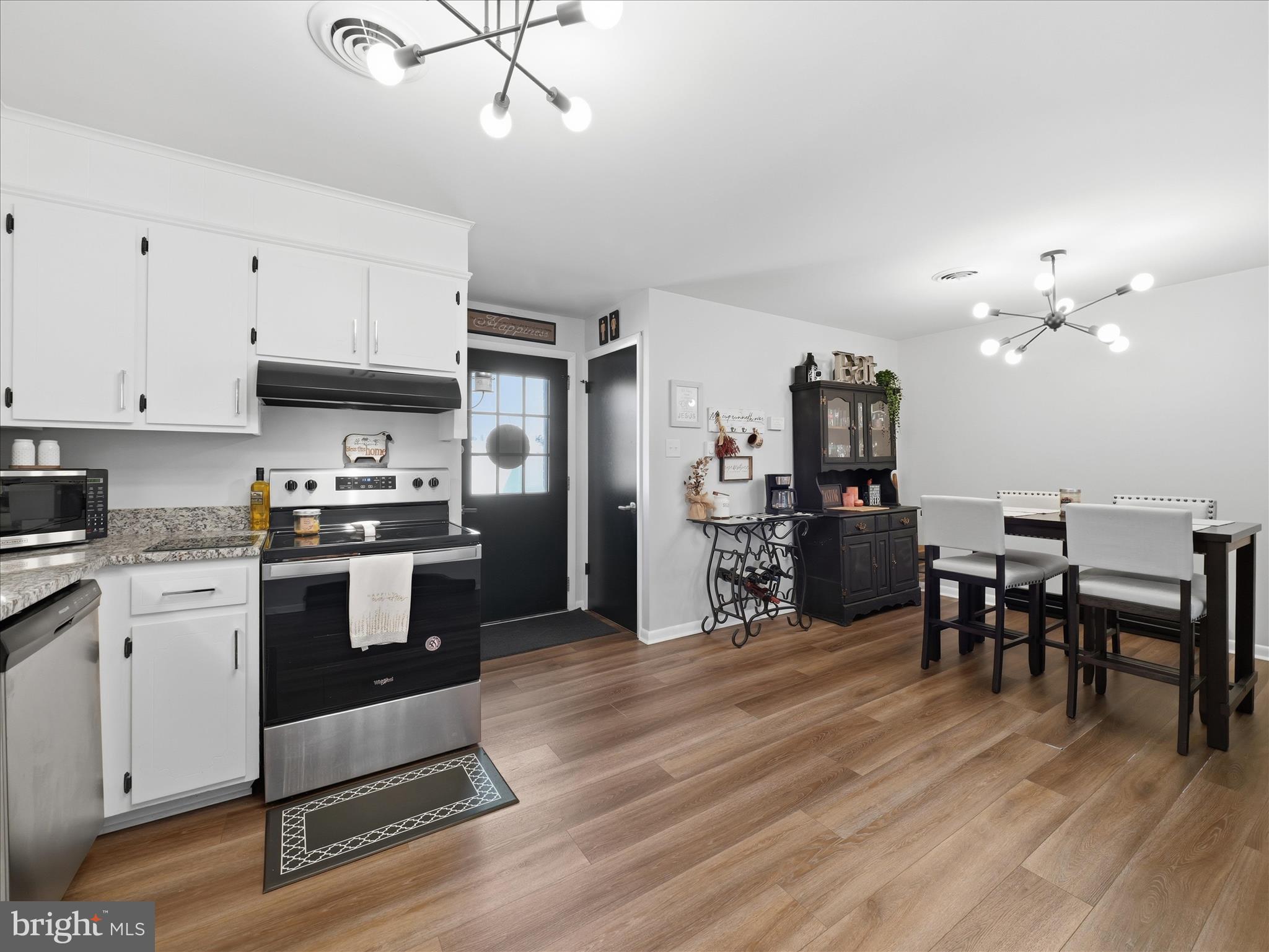 LAURICH ESTATES - Residential