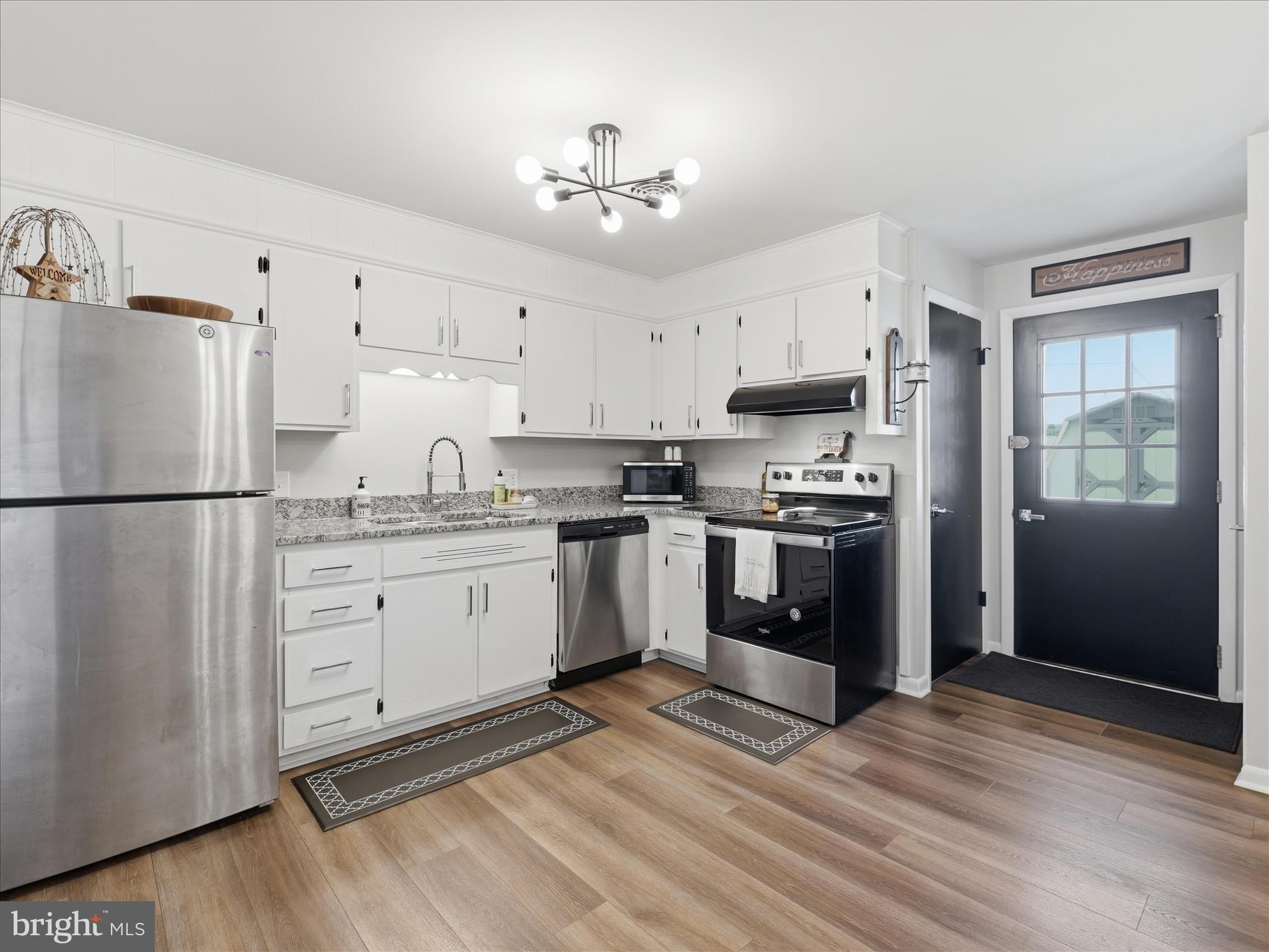 LAURICH ESTATES - Residential