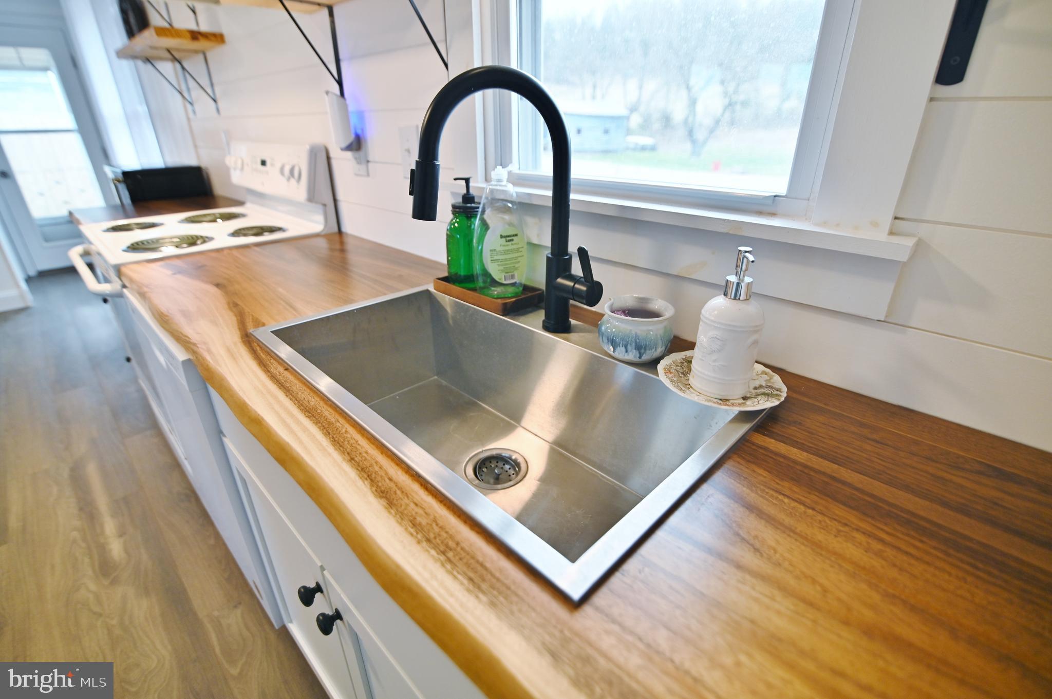 LONG MEADOWS - Residential