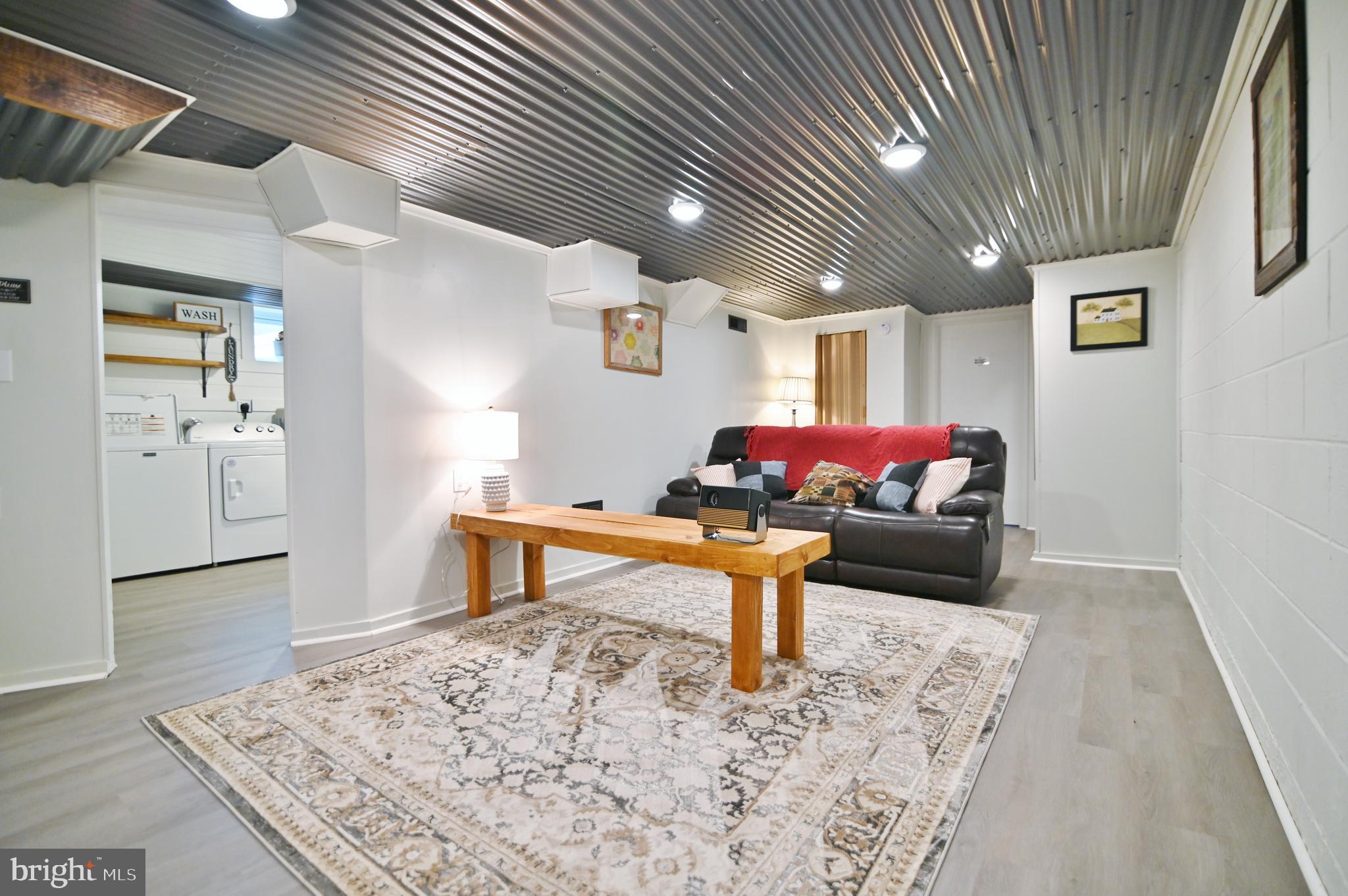 LONG MEADOWS - Residential