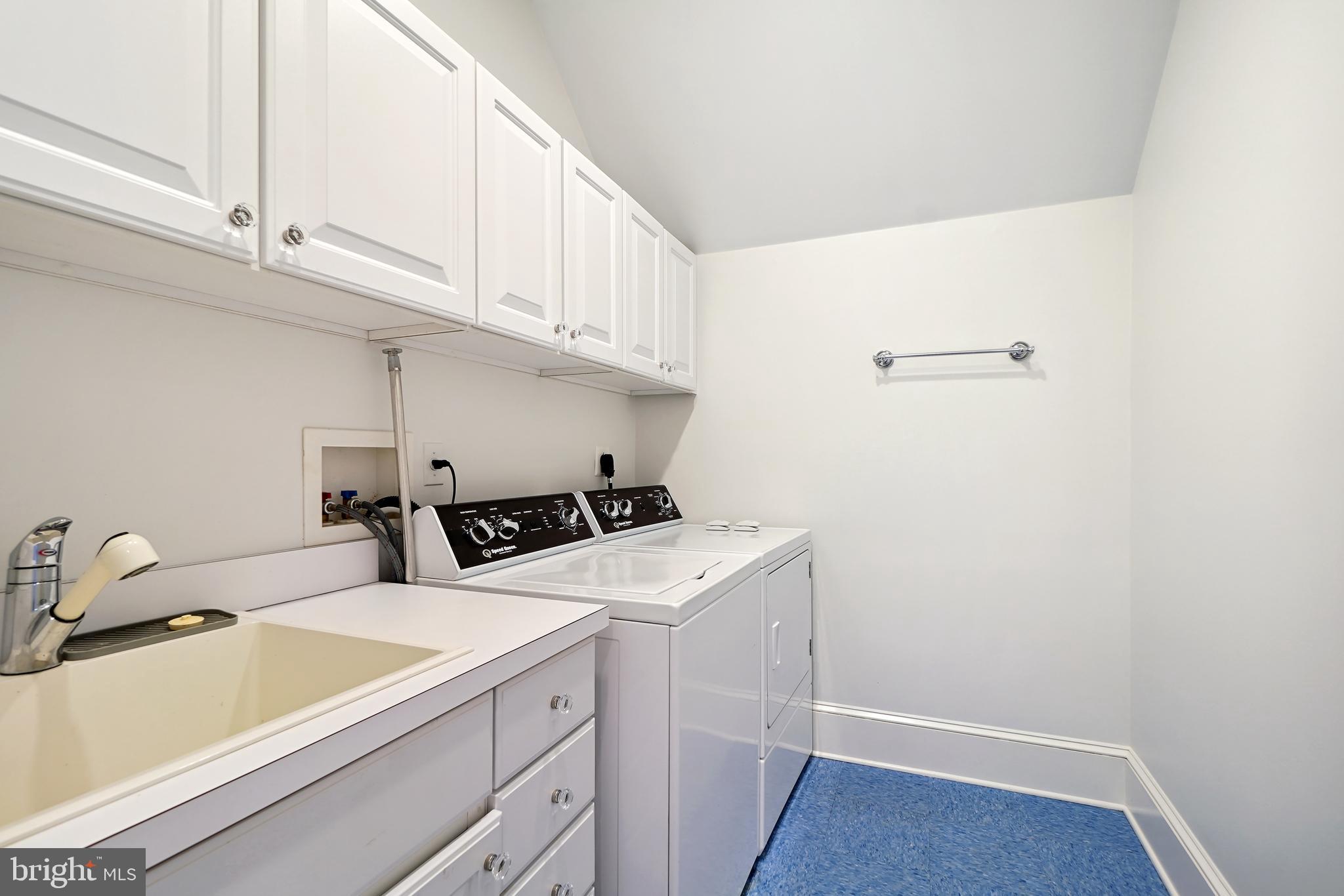 BATTERY PARK - Residential
