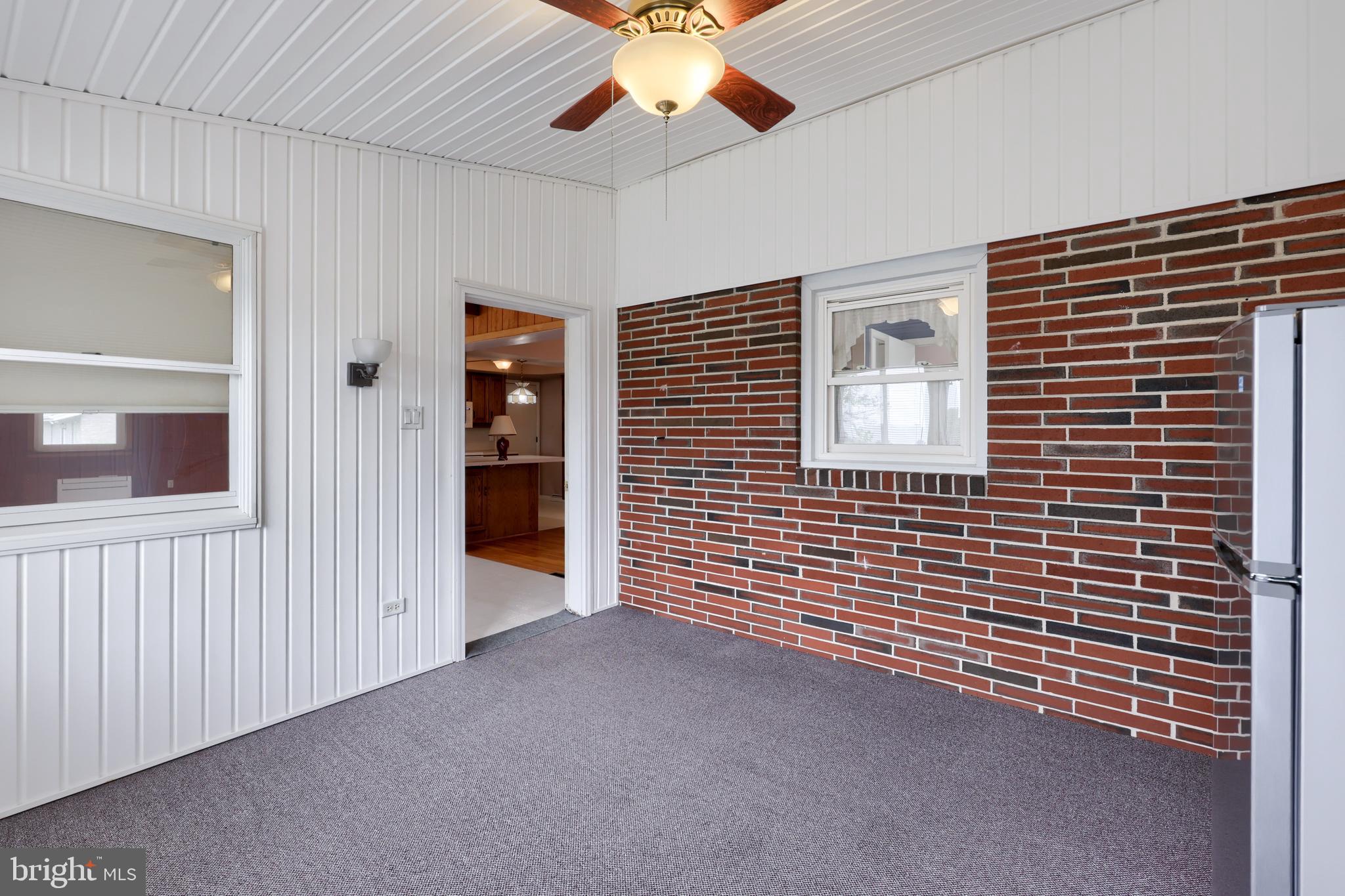 GOLDEN ACRES - Residential